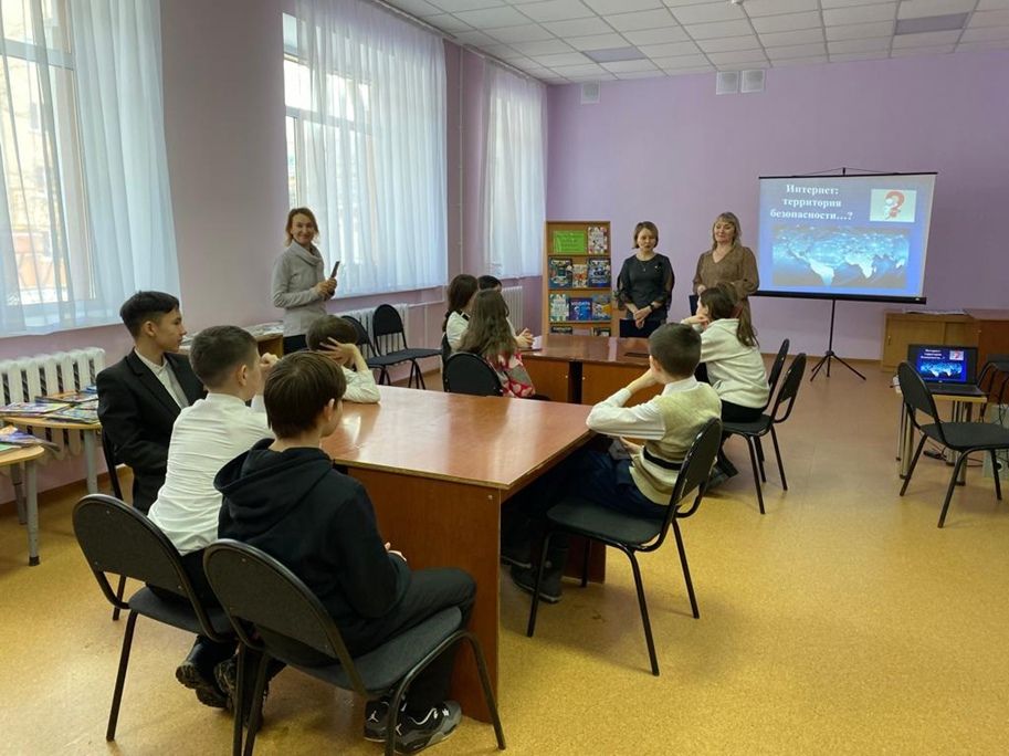 У азнакаевских  детей традиционные печатные издания всегда остаются в приоритете