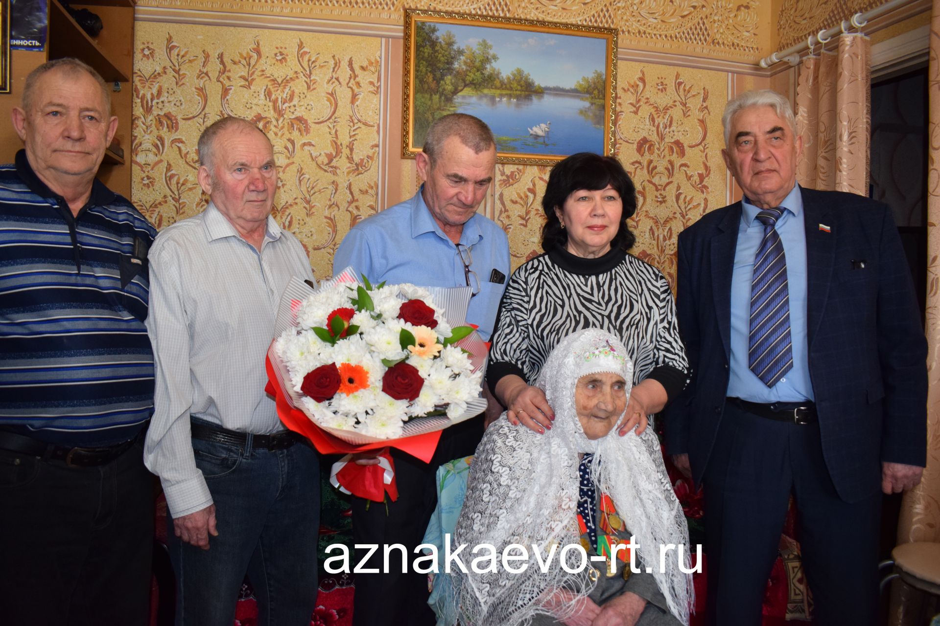 Азнакайда яшәүче сугыш ветераны Гыйльменур апа Җәләева 100 яшен билгеләп үтте