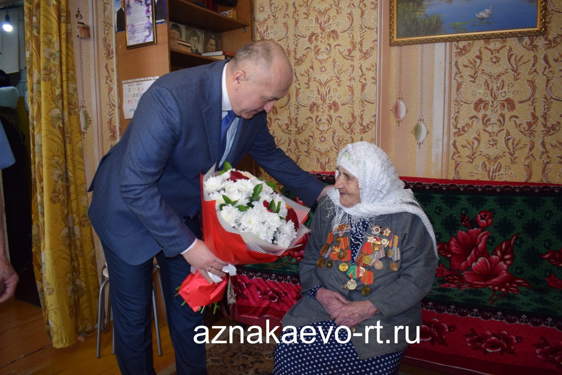 Азнакайда яшәүче сугыш ветераны Гыйльменур апа Җәләева 100 яшен билгеләп үтте