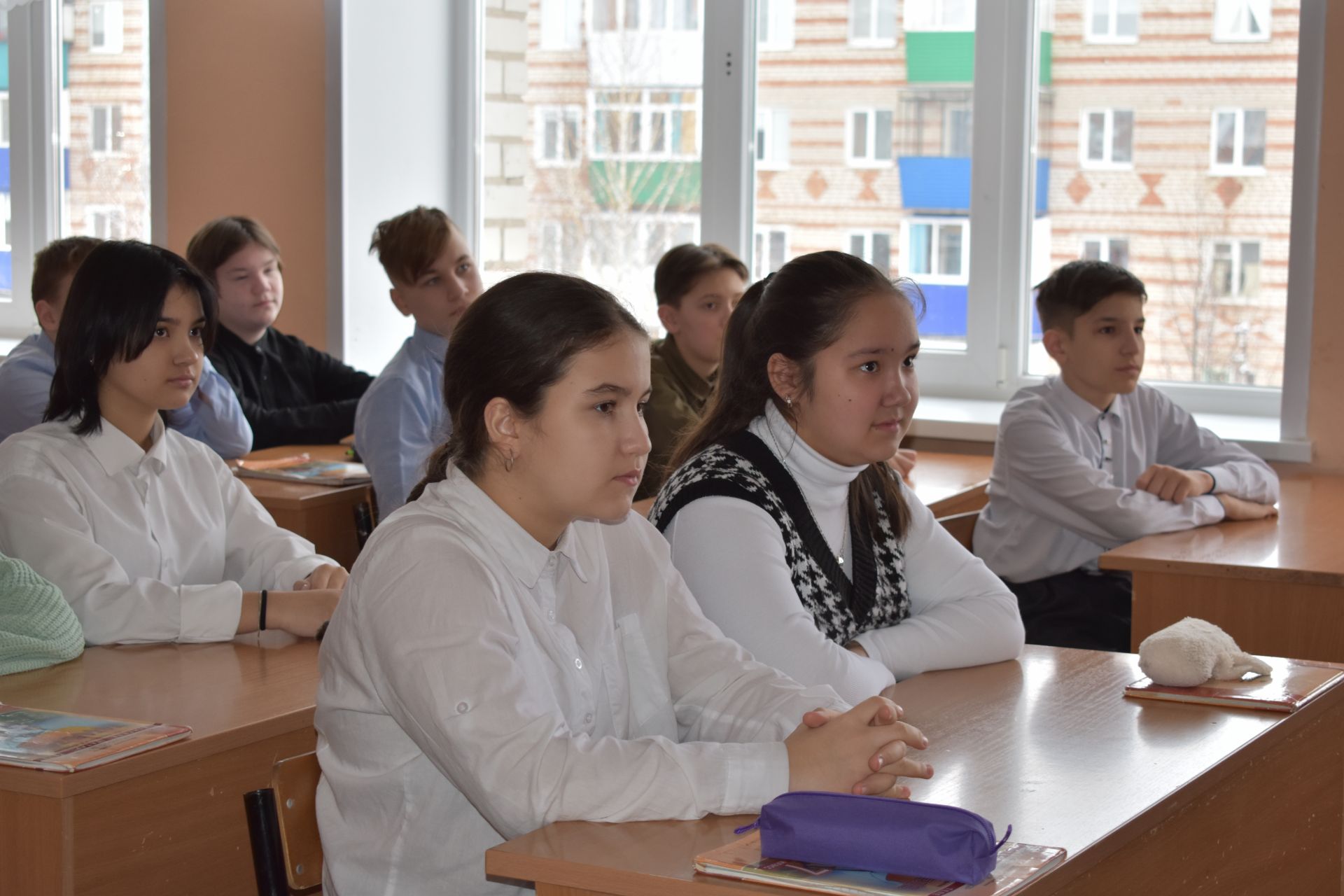 Азнакаевские школьники отмечают Международный день родного языка