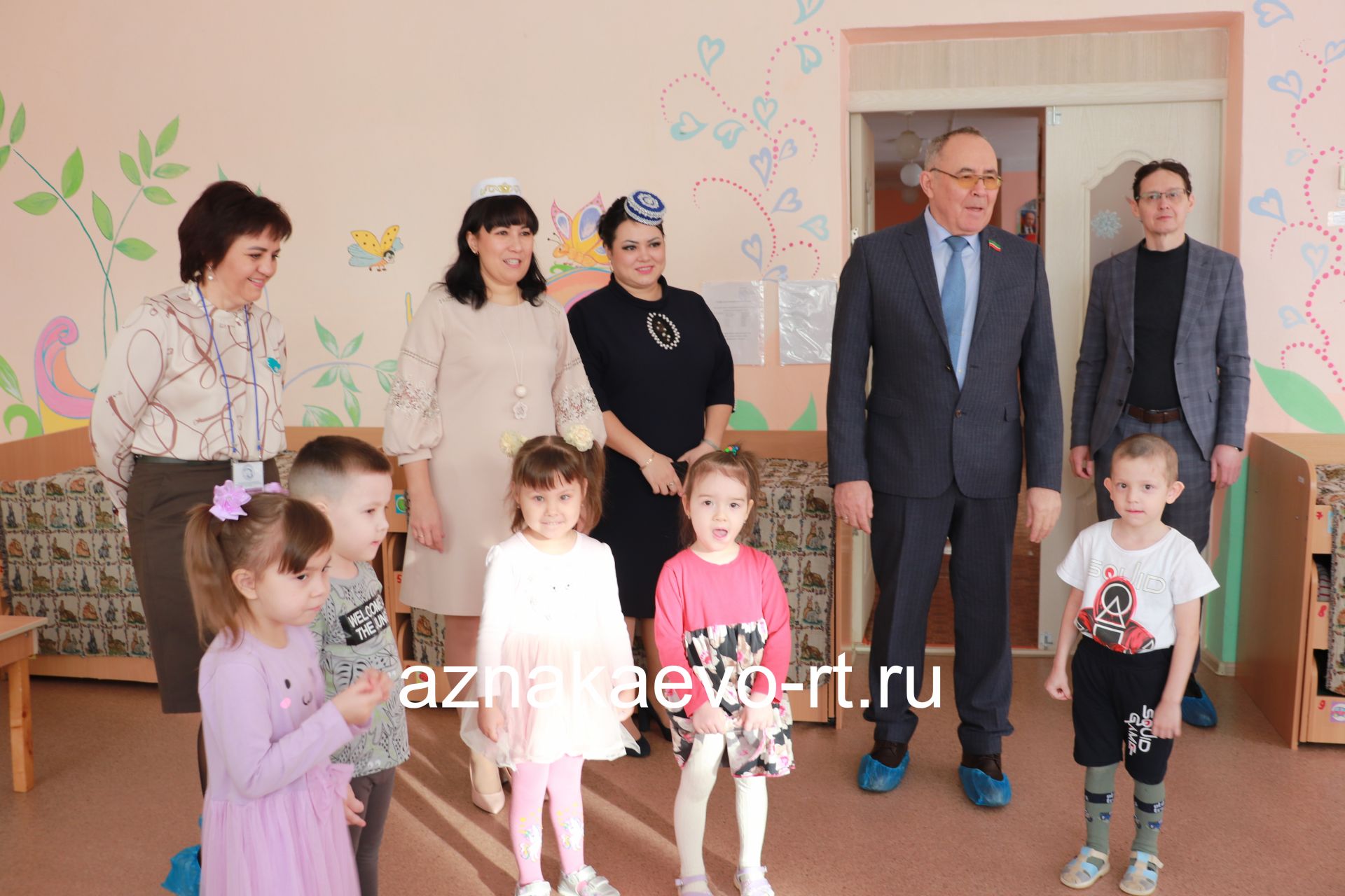 В Азнакаевском детском саду «Айсылу» дети рисуют мультфильмы