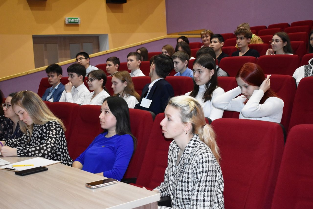 Азнакаевские школьники изучают историю Крыма