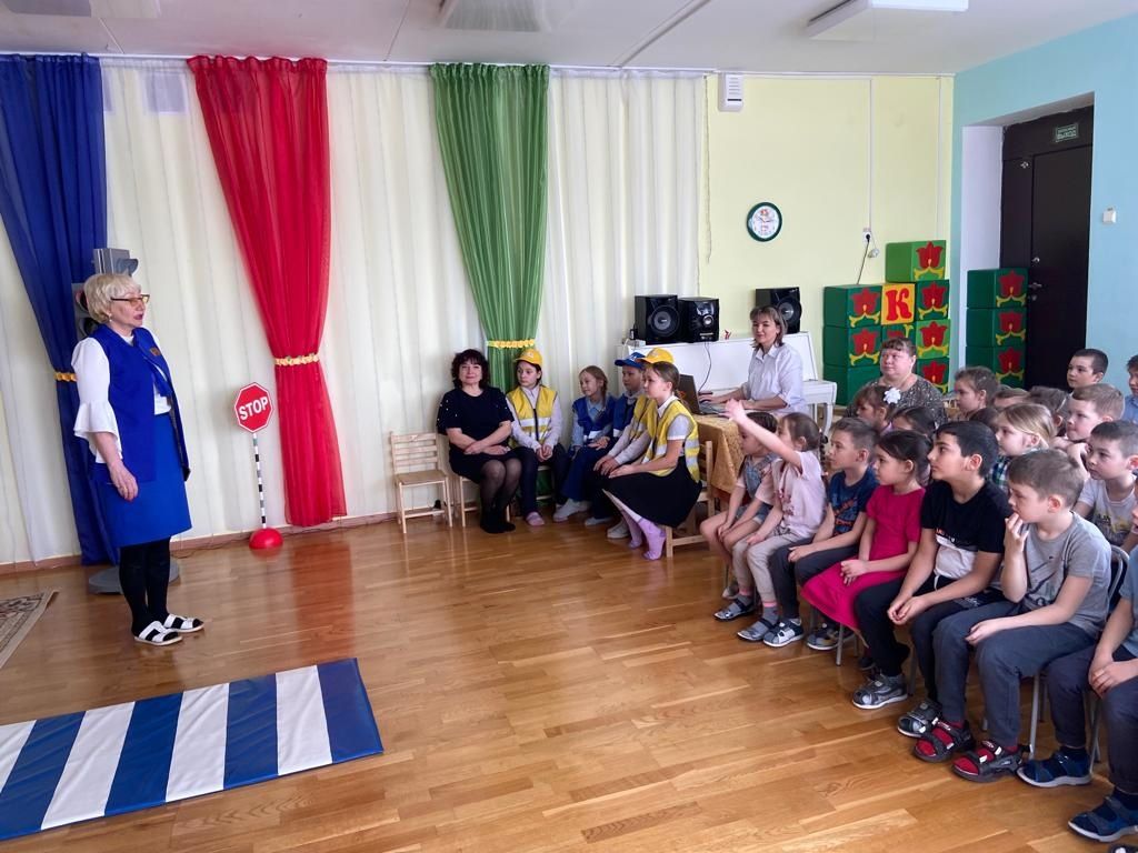 Азнакай балалары юл фәннәре мәктәбен узды