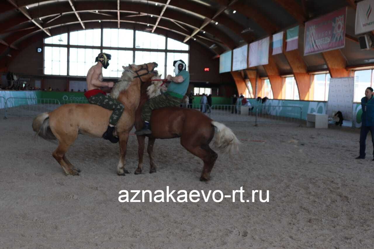 В Азнакаево прошли конноспортивные соревнования