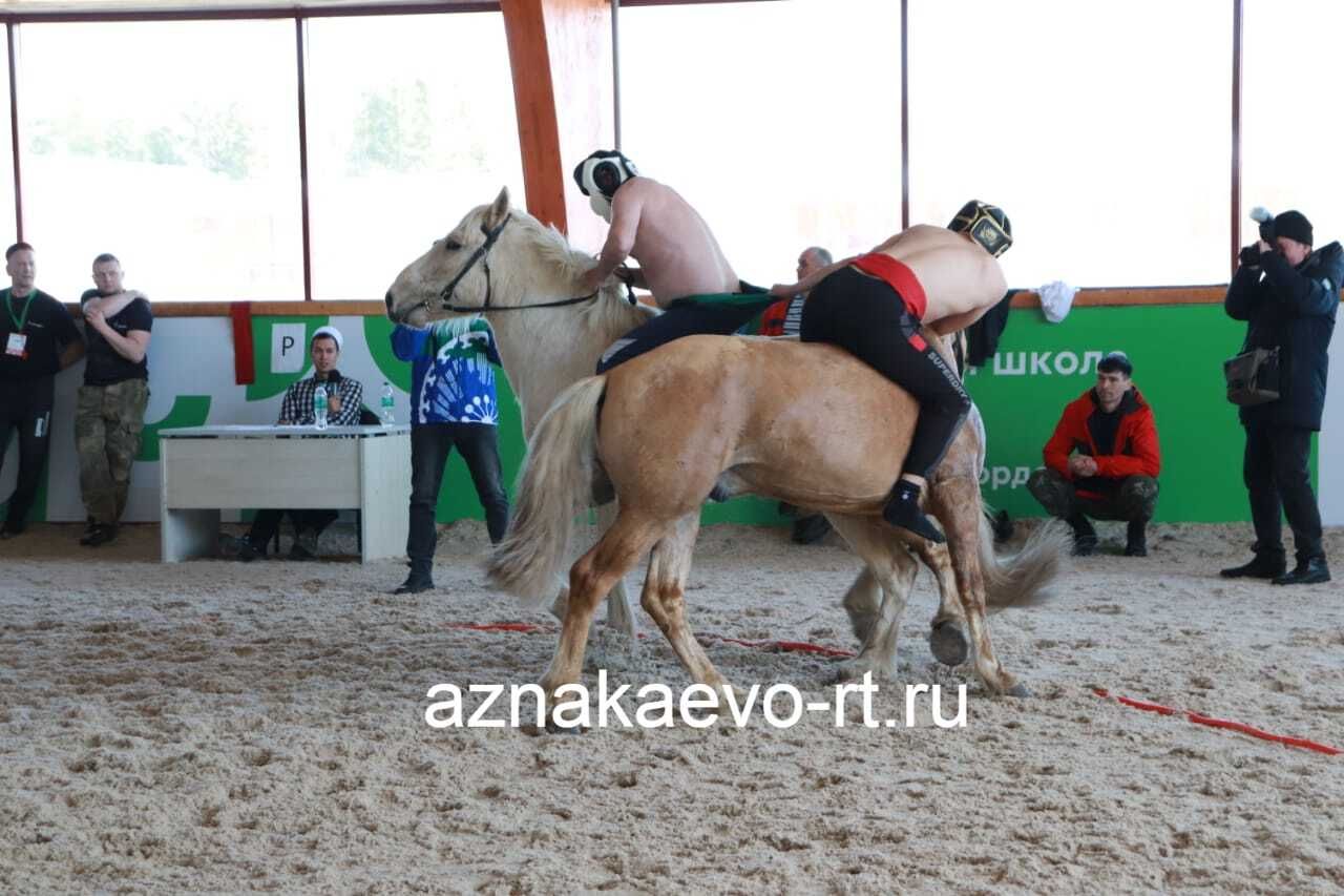 В Азнакаево прошли конноспортивные соревнования