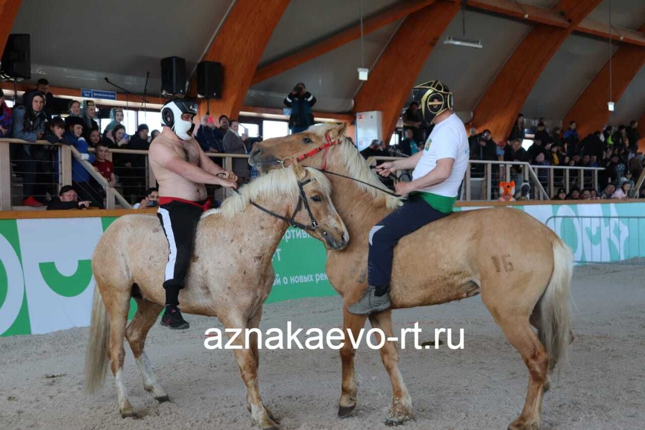 В Азнакаево прошли конноспортивные соревнования