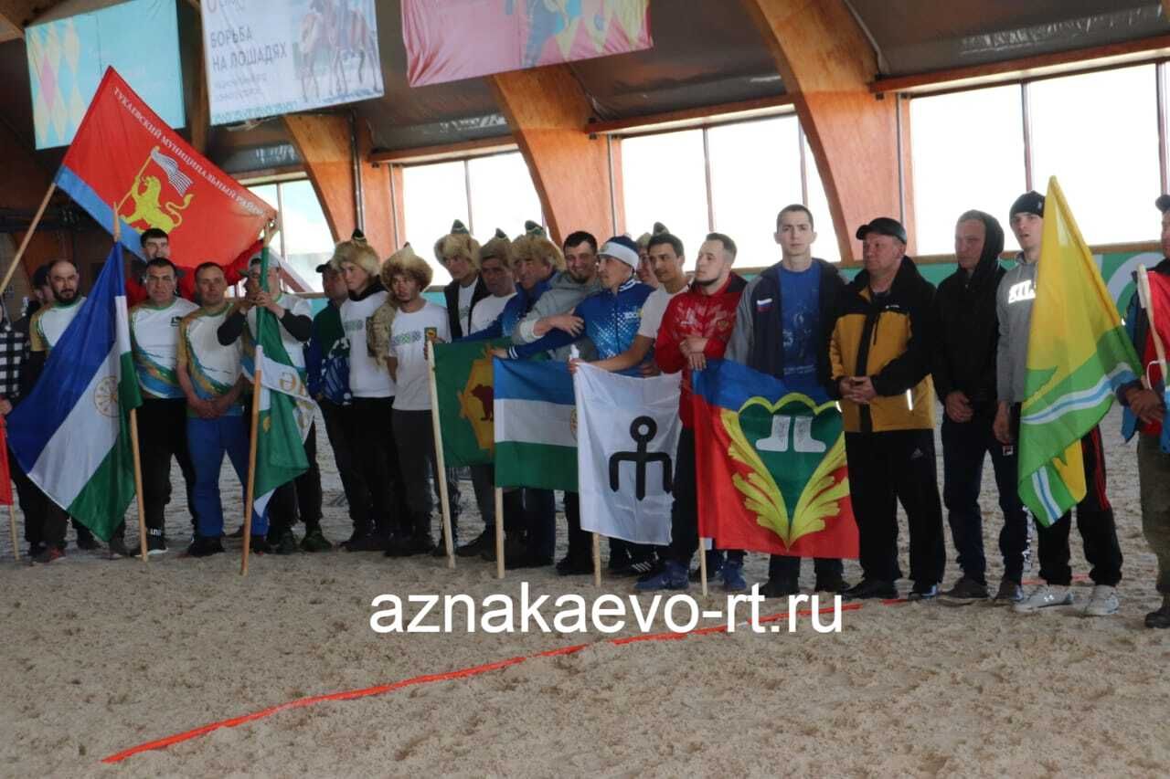 В Азнакаево прошли конноспортивные соревнования