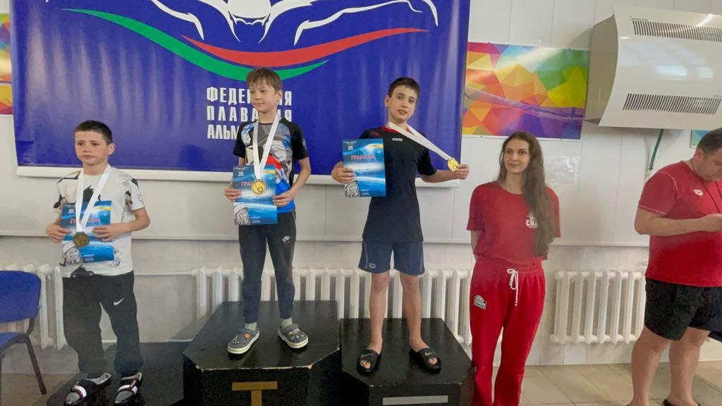 Азнакай йөзүчеләре ярышлардан җиңү белән кайтты
