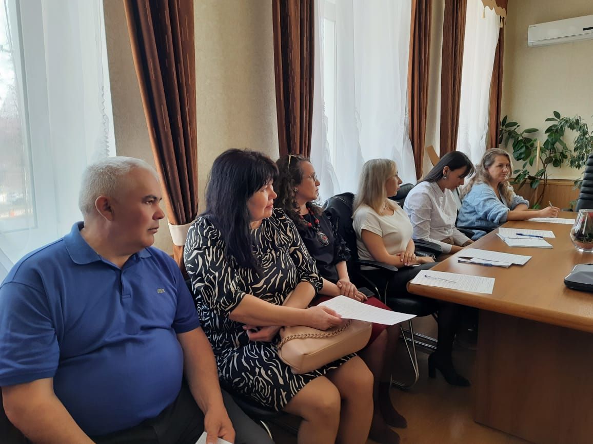 Азнакайда балигъ булмаганнар эше буенча комиссия утырышы узды