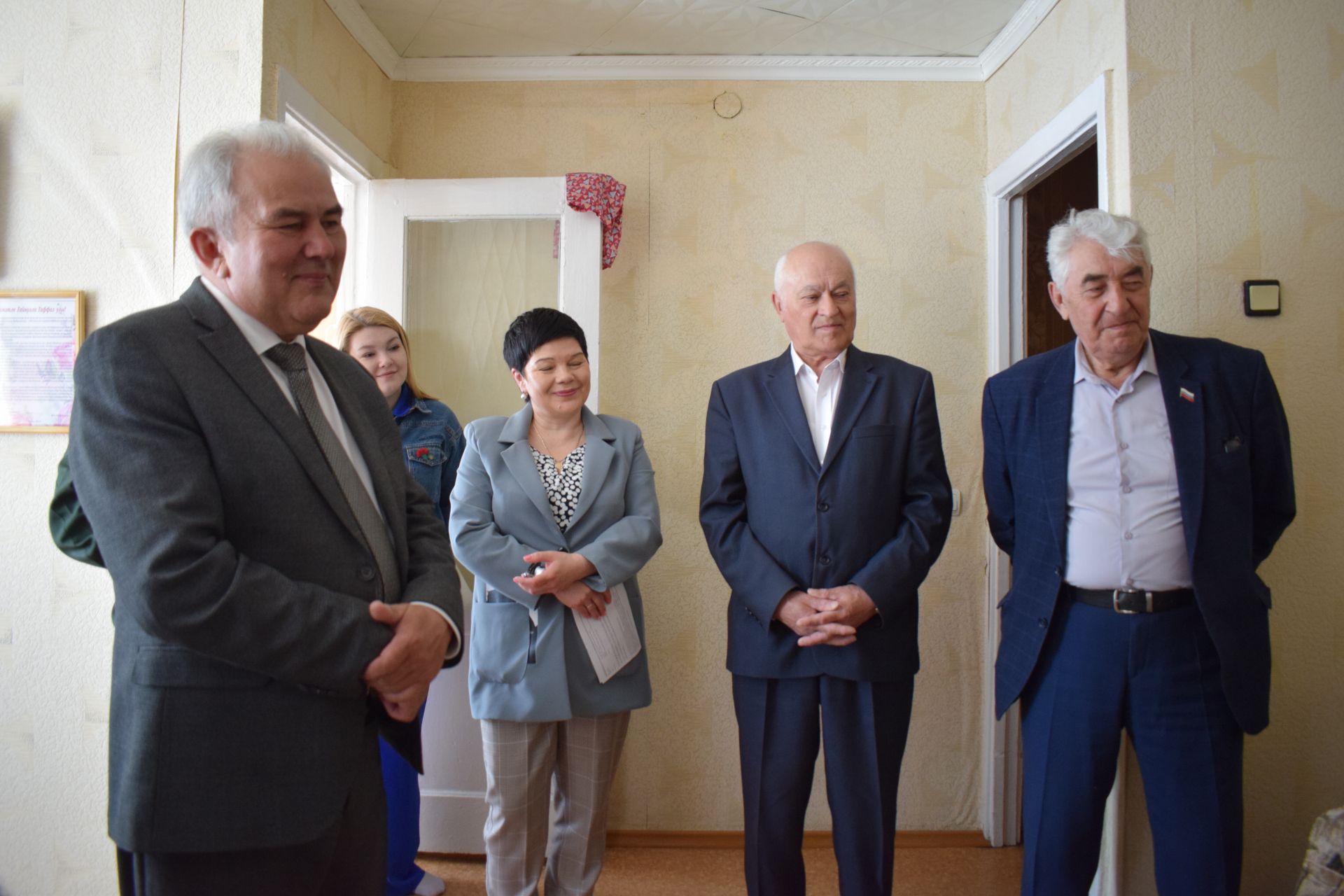 В Азнакаево глава района посетил ветеранов Великой Отечественной войны