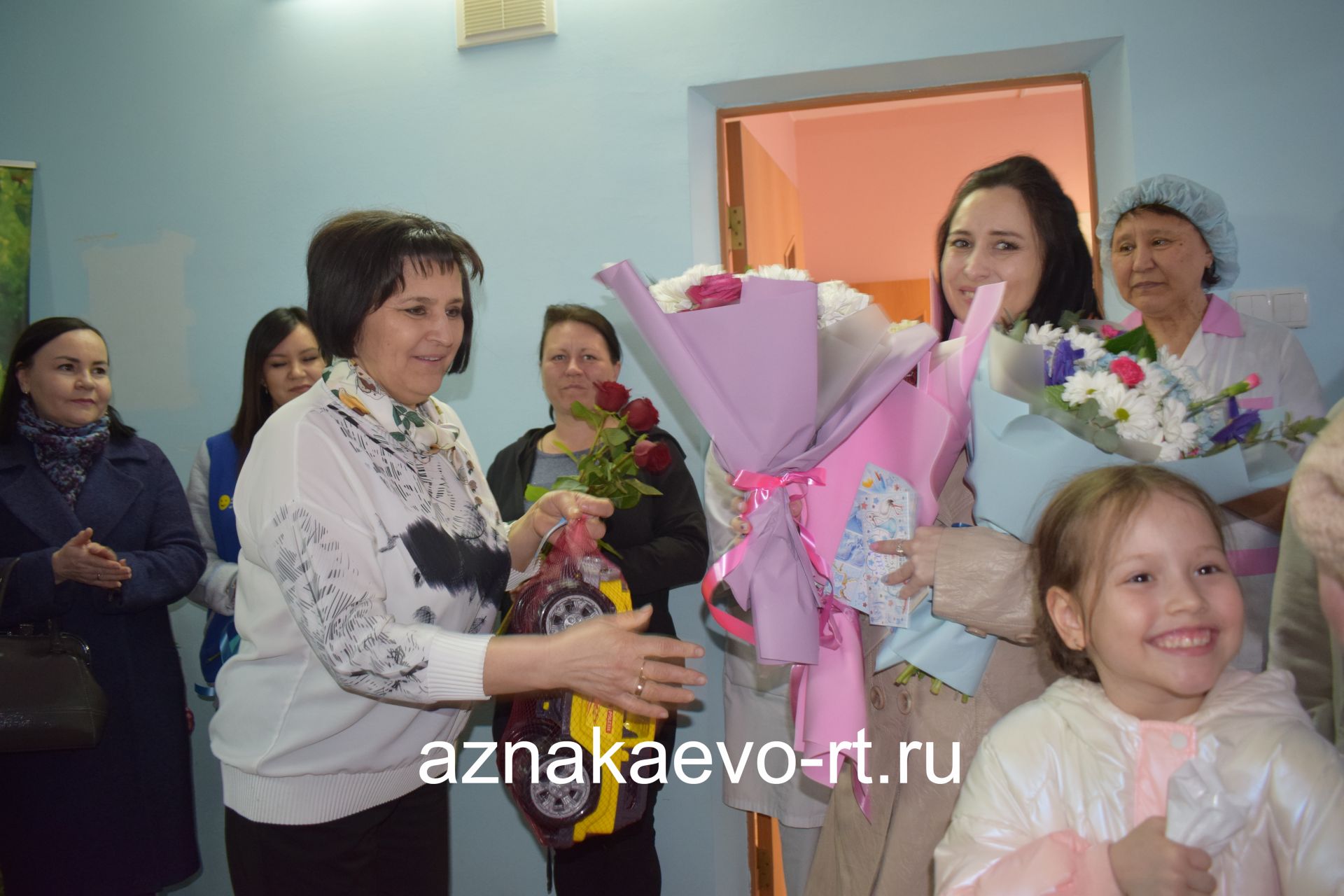 Глава Азнакаевского района Марсель Шайдуллин разделил радость семьи Сабирзяновых