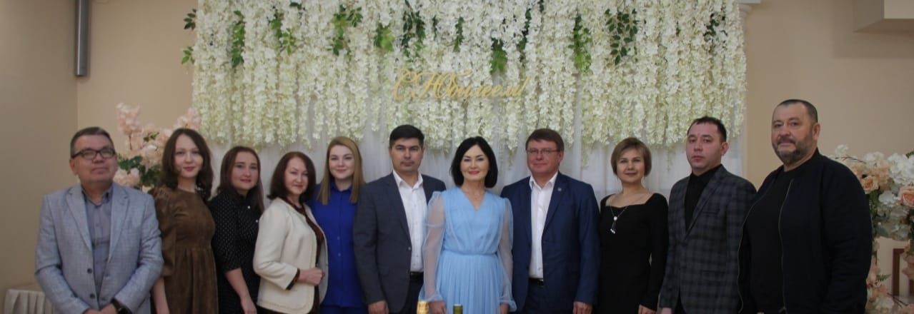 Хөрмәтле коллегабыз – Иксанова Әлфия Шәкүр кызын гомер бәйрәме – 60 яшьлек юбилее белән чын ихластан котлыйбыз!