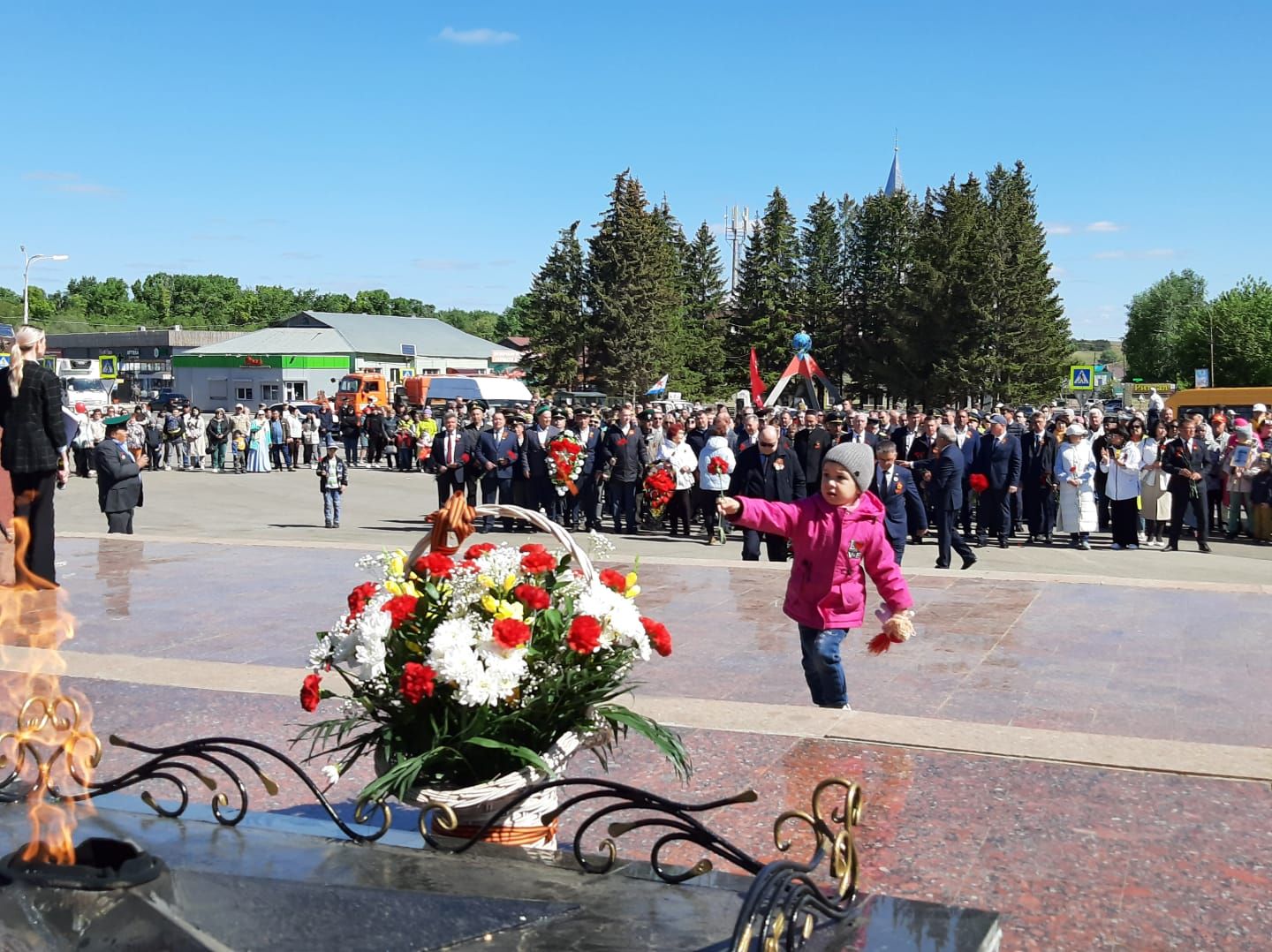 В Азнакаево празднуют День Победы