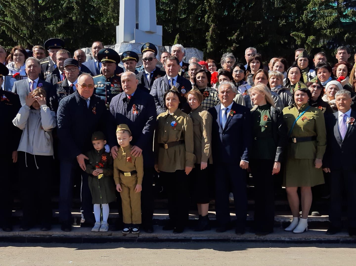 В Азнакаево празднуют День Победы