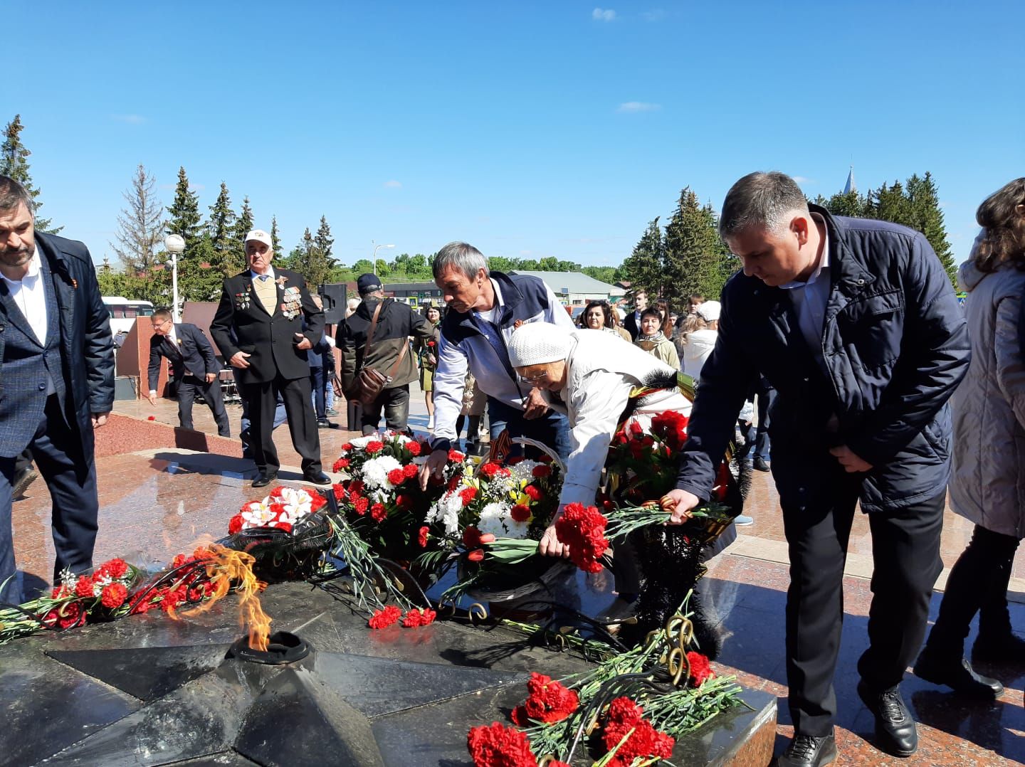 В Азнакаево празднуют День Победы