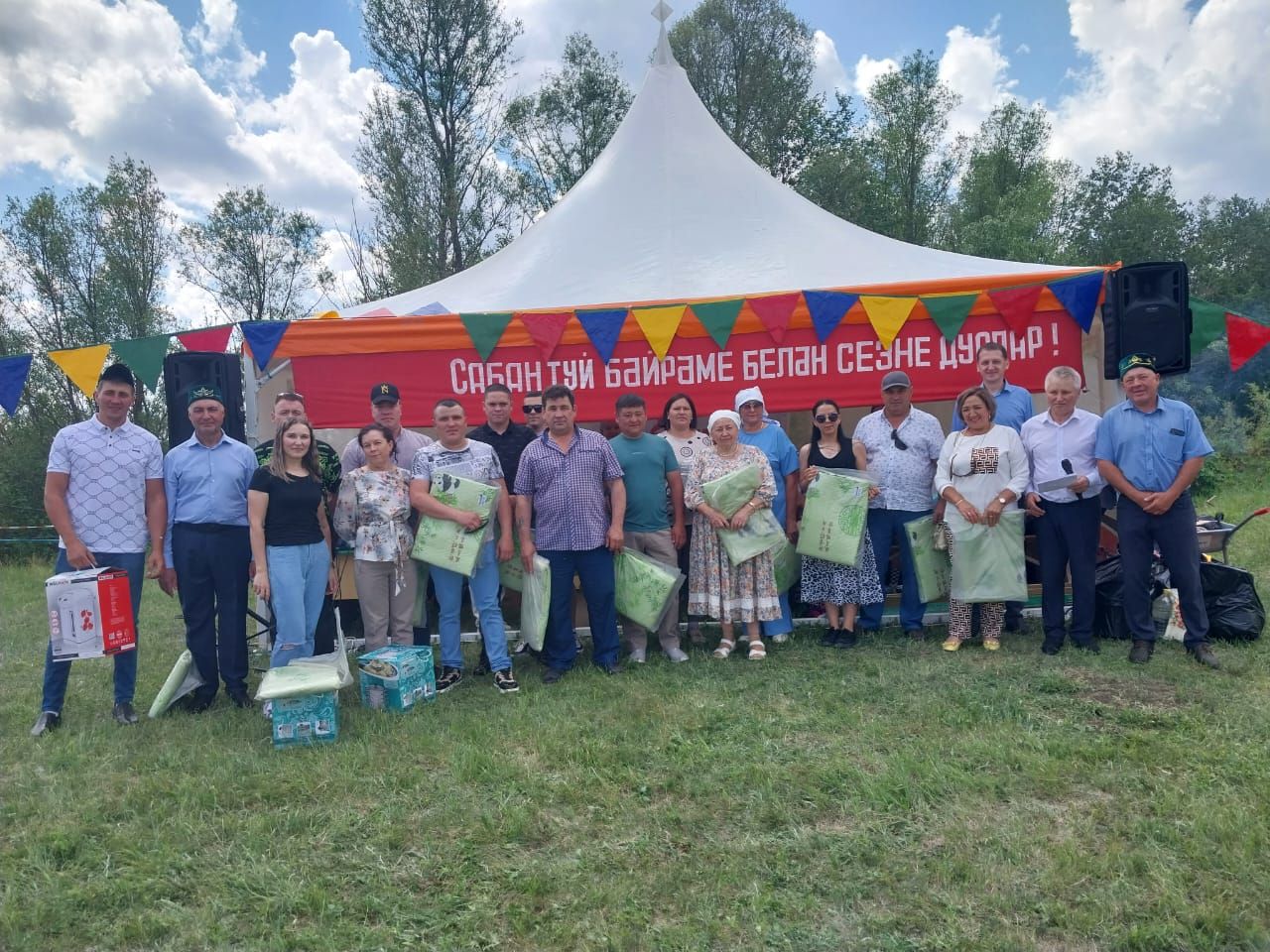 Балтач Сабантуенда күптәнге дуслар һәм күрше авыллар очрашты