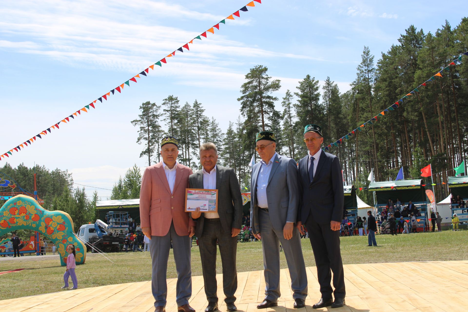 В Азнакаево ярко и зрелищно отпраздновали Сабантуй