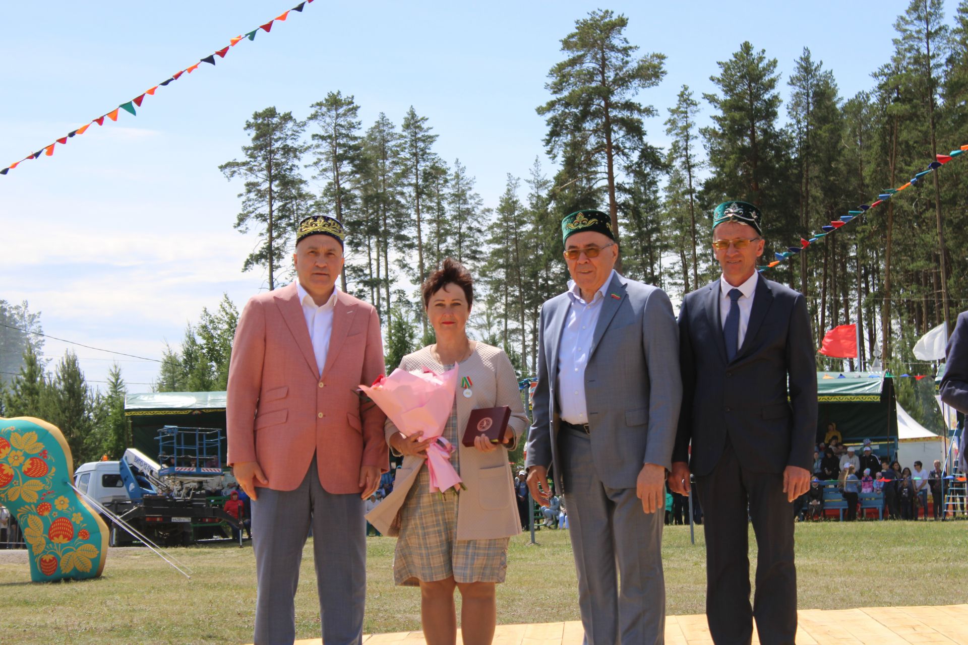 В Азнакаево ярко и зрелищно отпраздновали Сабантуй