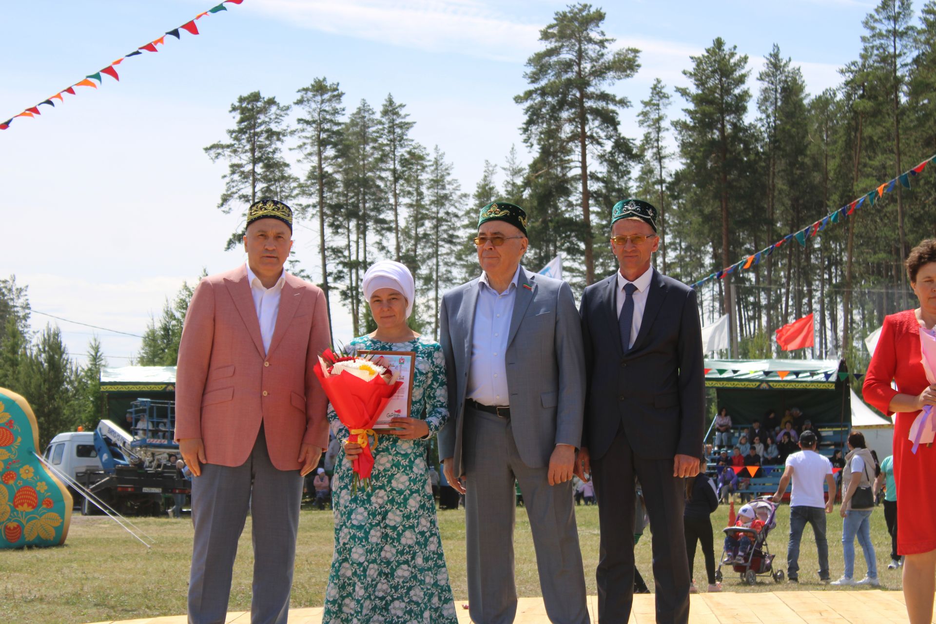 В Азнакаево ярко и зрелищно отпраздновали Сабантуй