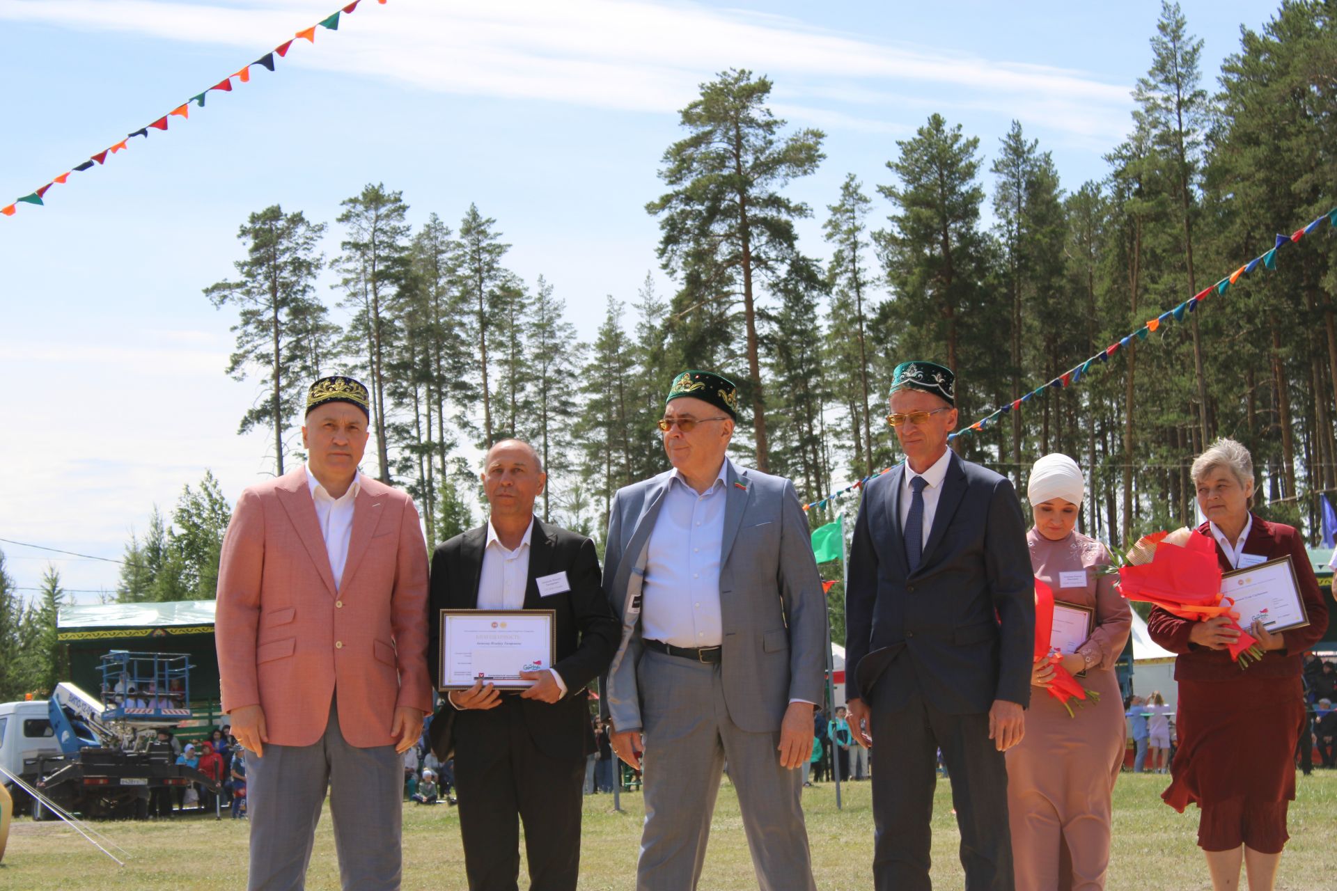 В Азнакаево ярко и зрелищно отпраздновали Сабантуй