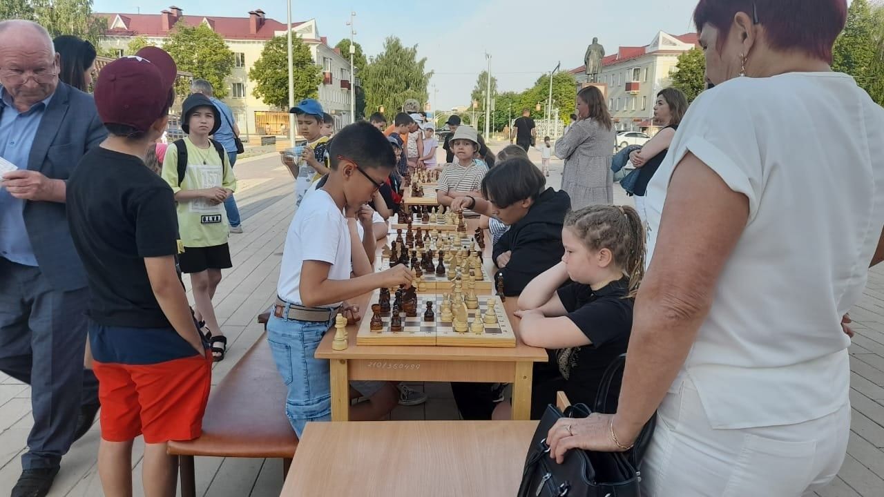 В Азнакаево состоялся турнир для любителей шахмат всех возрастов