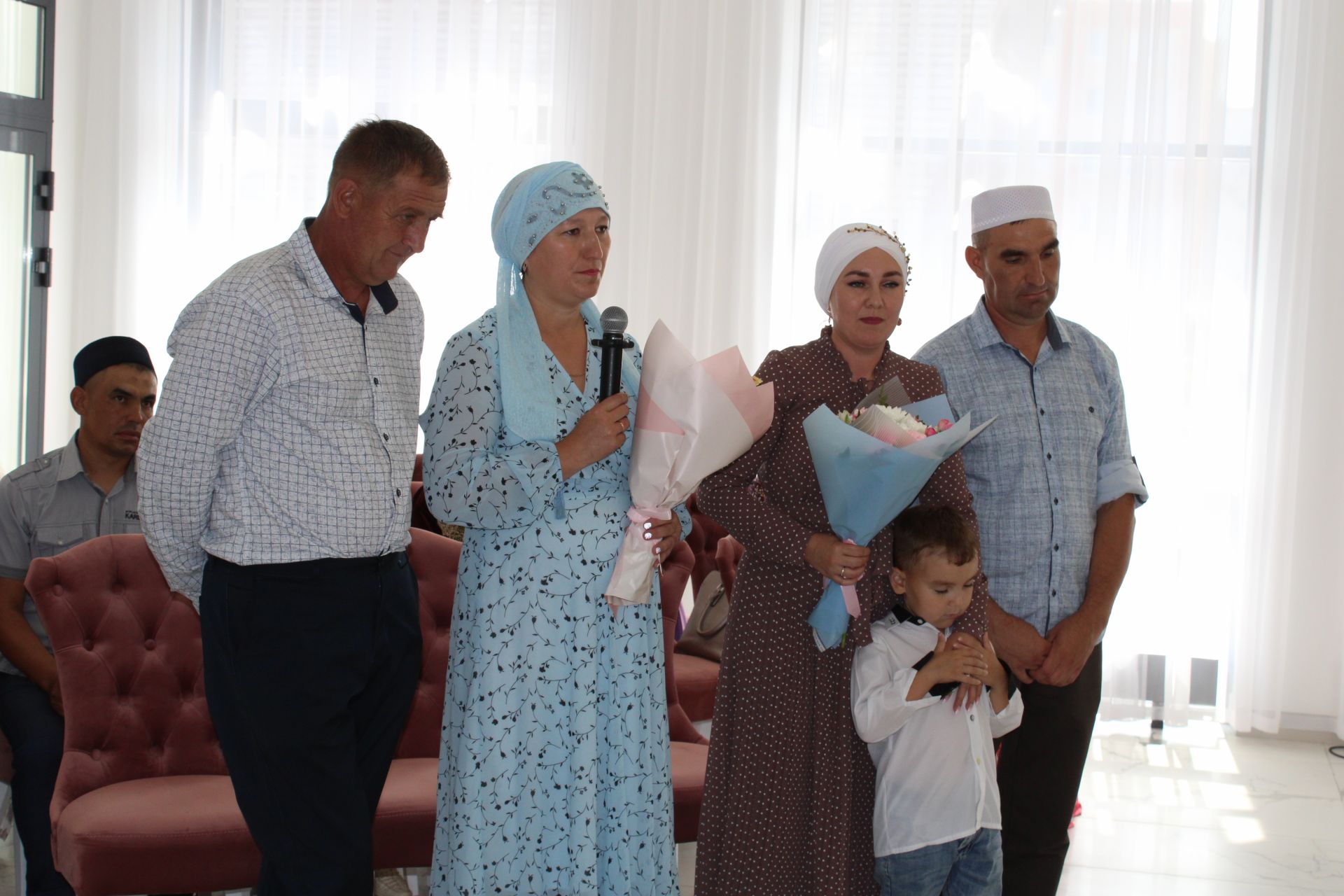 В Азнакаево прошло чествование 100-й пары молодоженов года