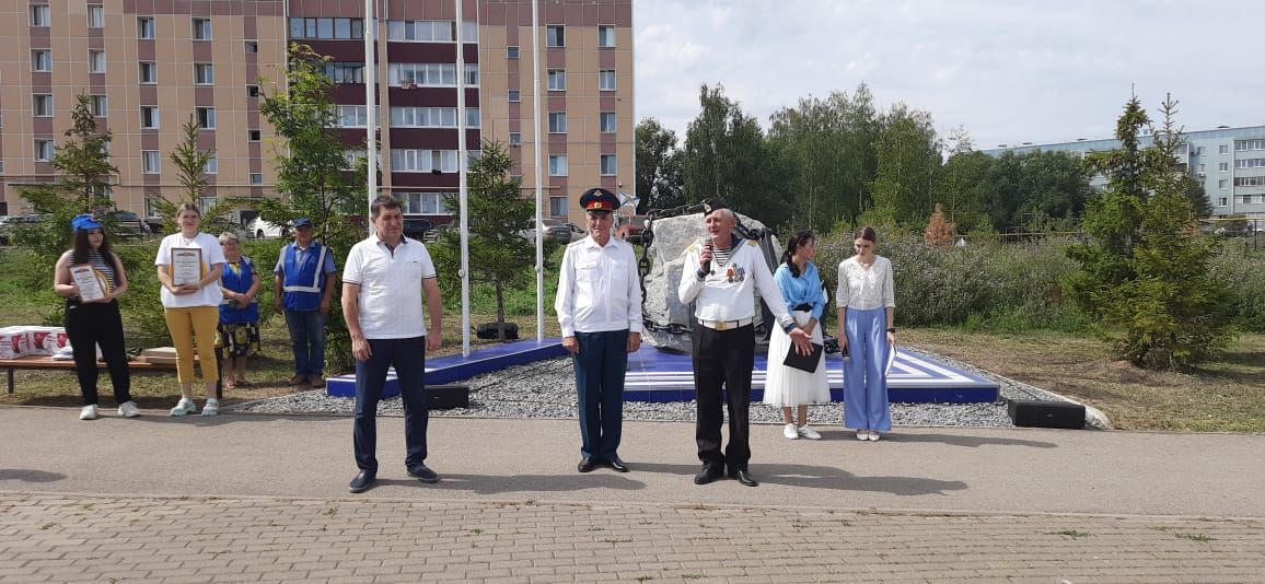 В Азнакаево военные моряки отметили свой праздник