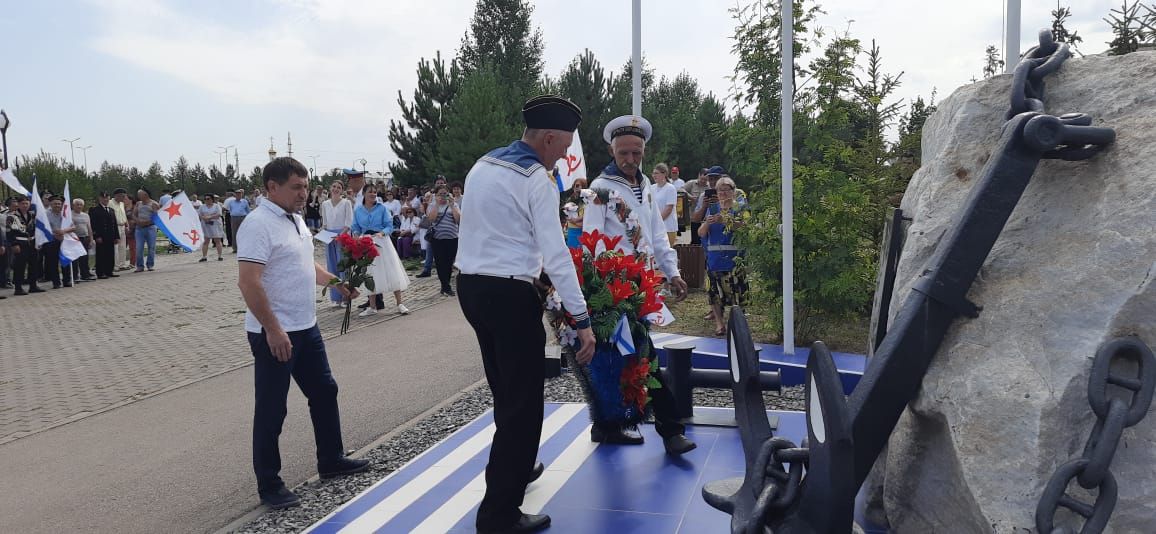 В Азнакаево военные моряки отметили свой праздник