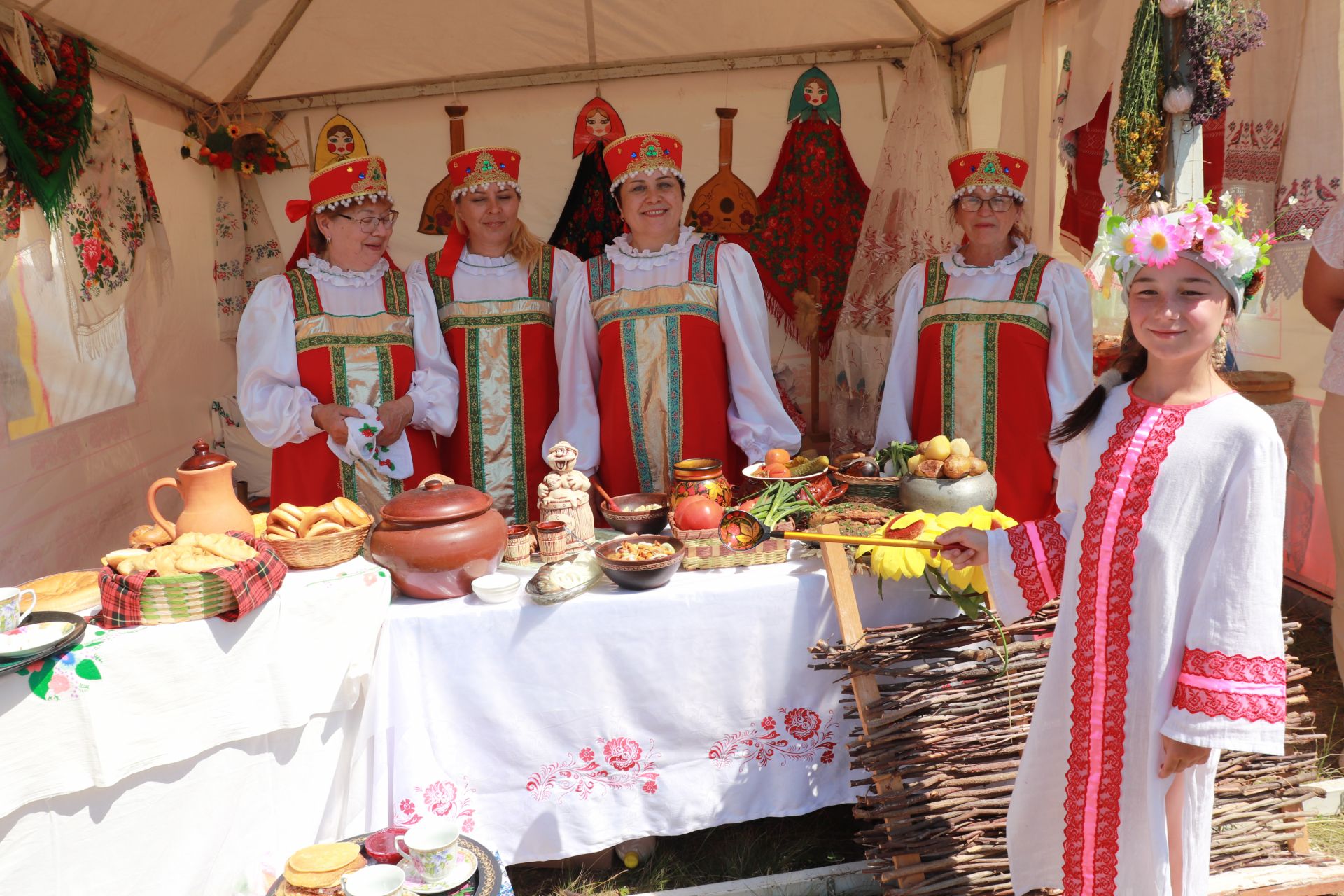 Азнакайның Чатыр тавында фольклор фестивале узды