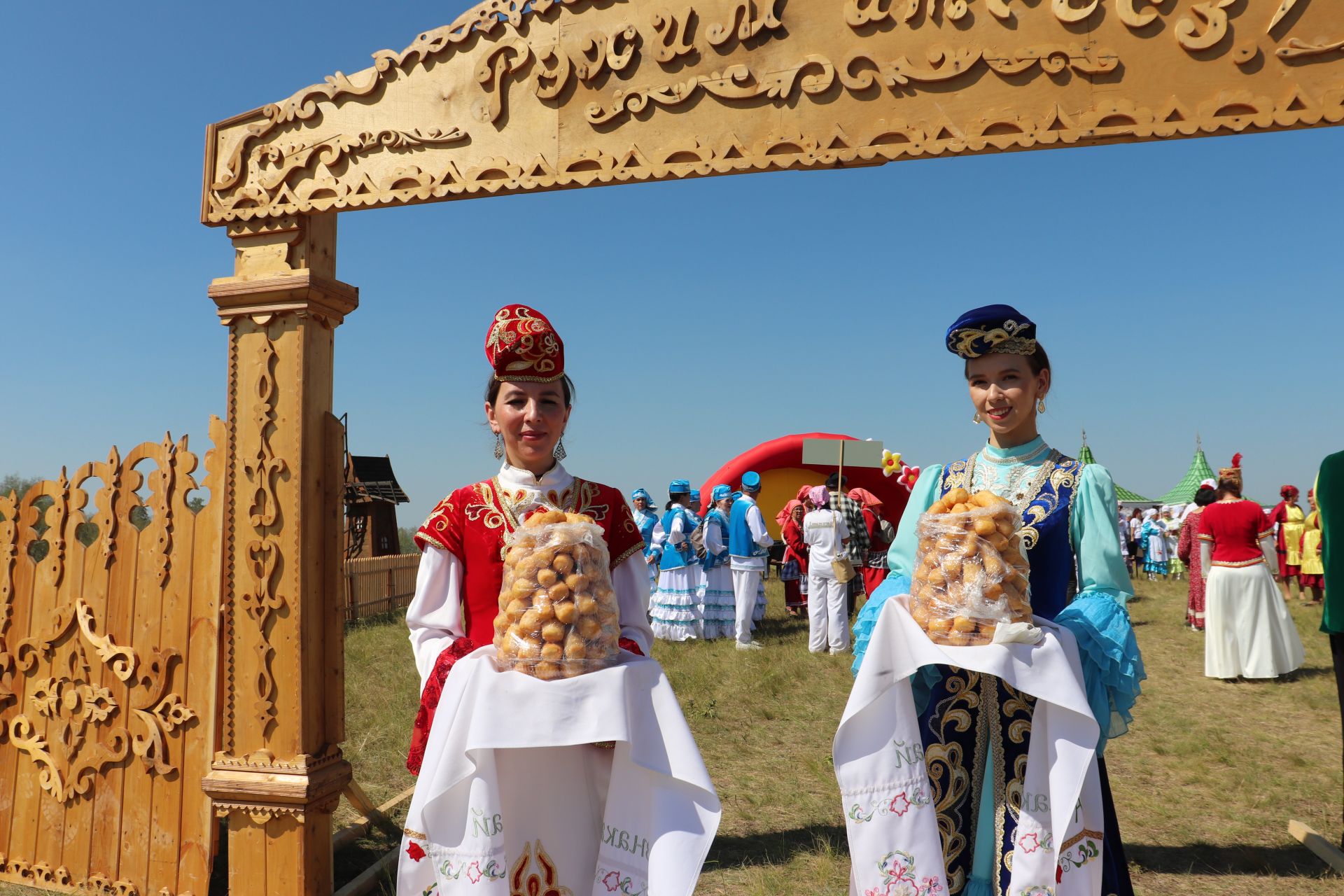 Азнакайның Чатыр тавында фольклор фестивале узды