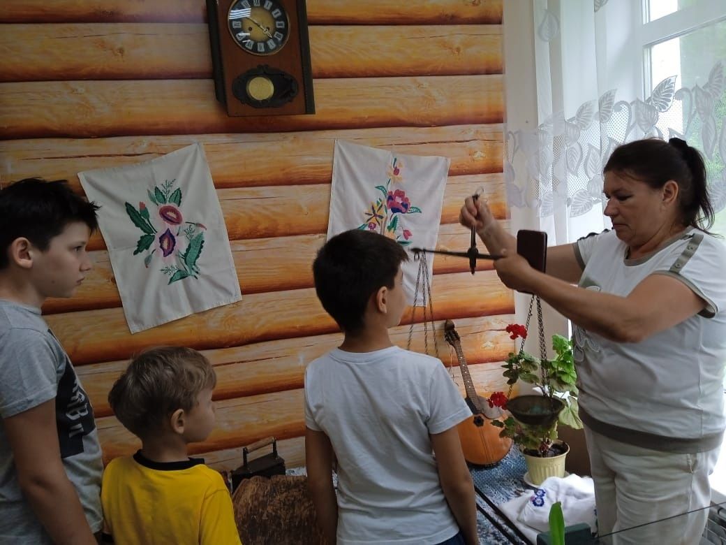 В деревне Чалпы маленьких гостей ознакомили с историей