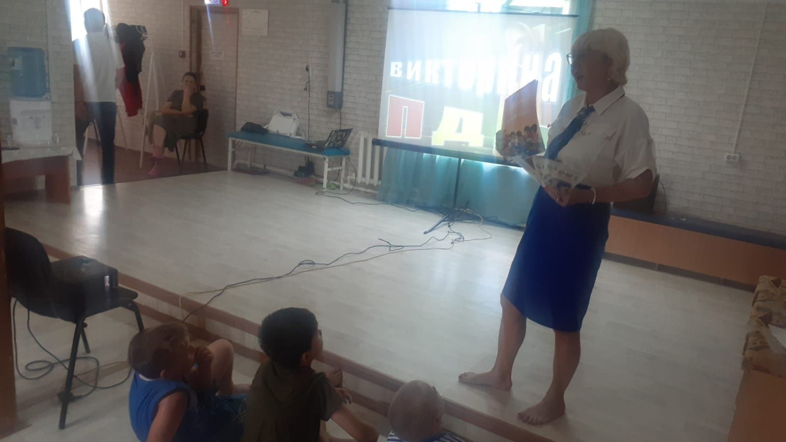 В Азнакаево детям напоминают о правилах поведения на дороге во время каникул