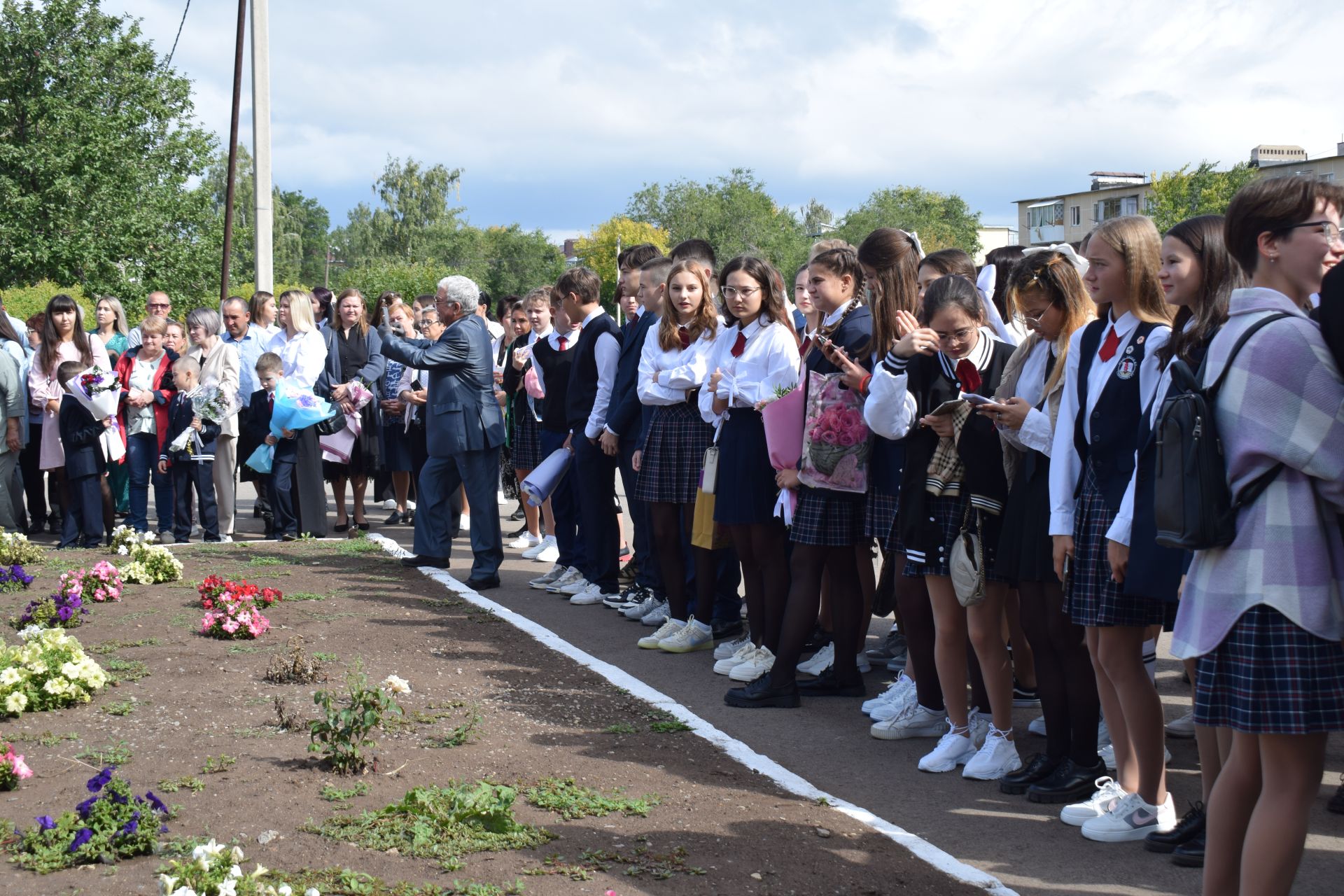 Азнакай лицеена Белем көнендә Федя дәдәй белән дуслары килде