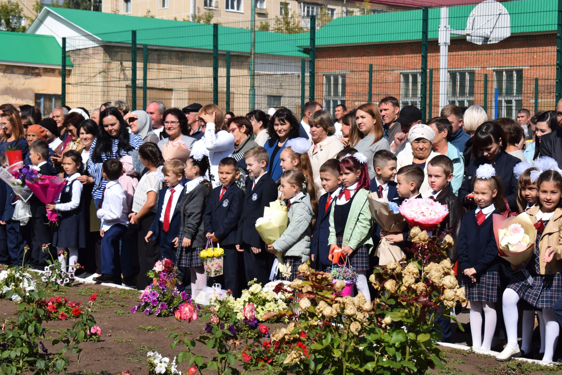 Азнакай лицеена Белем көнендә Федя дәдәй белән дуслары килде