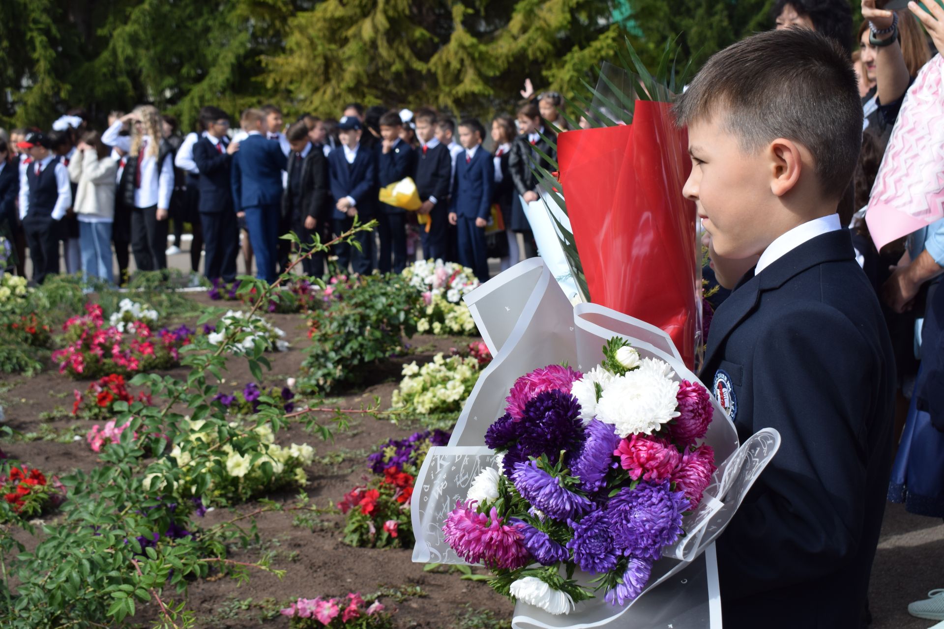 Азнакай лицеена Белем көнендә Федя дәдәй белән дуслары килде