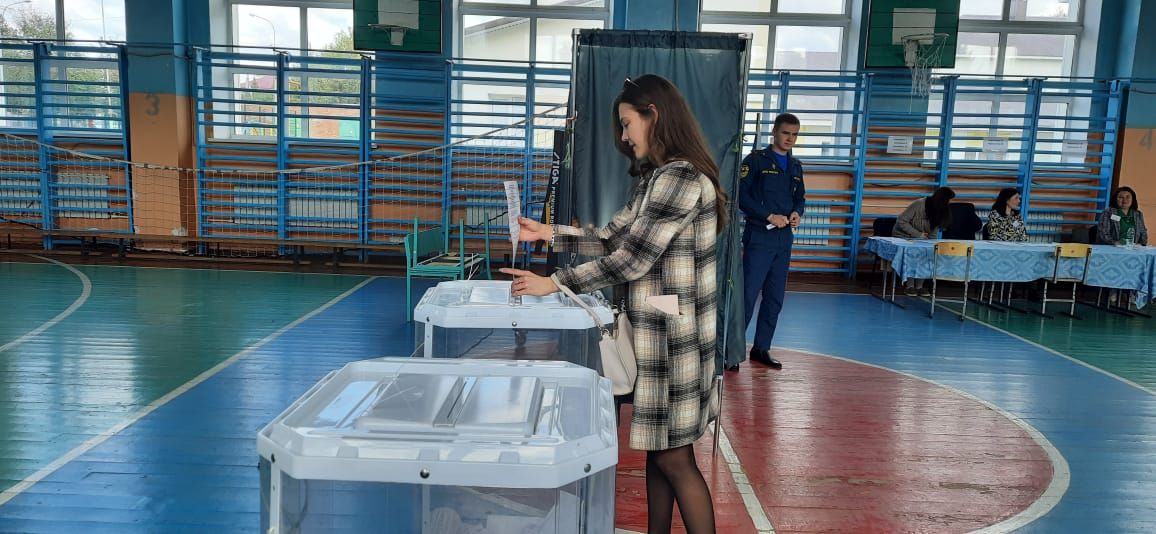 В Азнакаево молодые семьи принимают активное участие в выборах