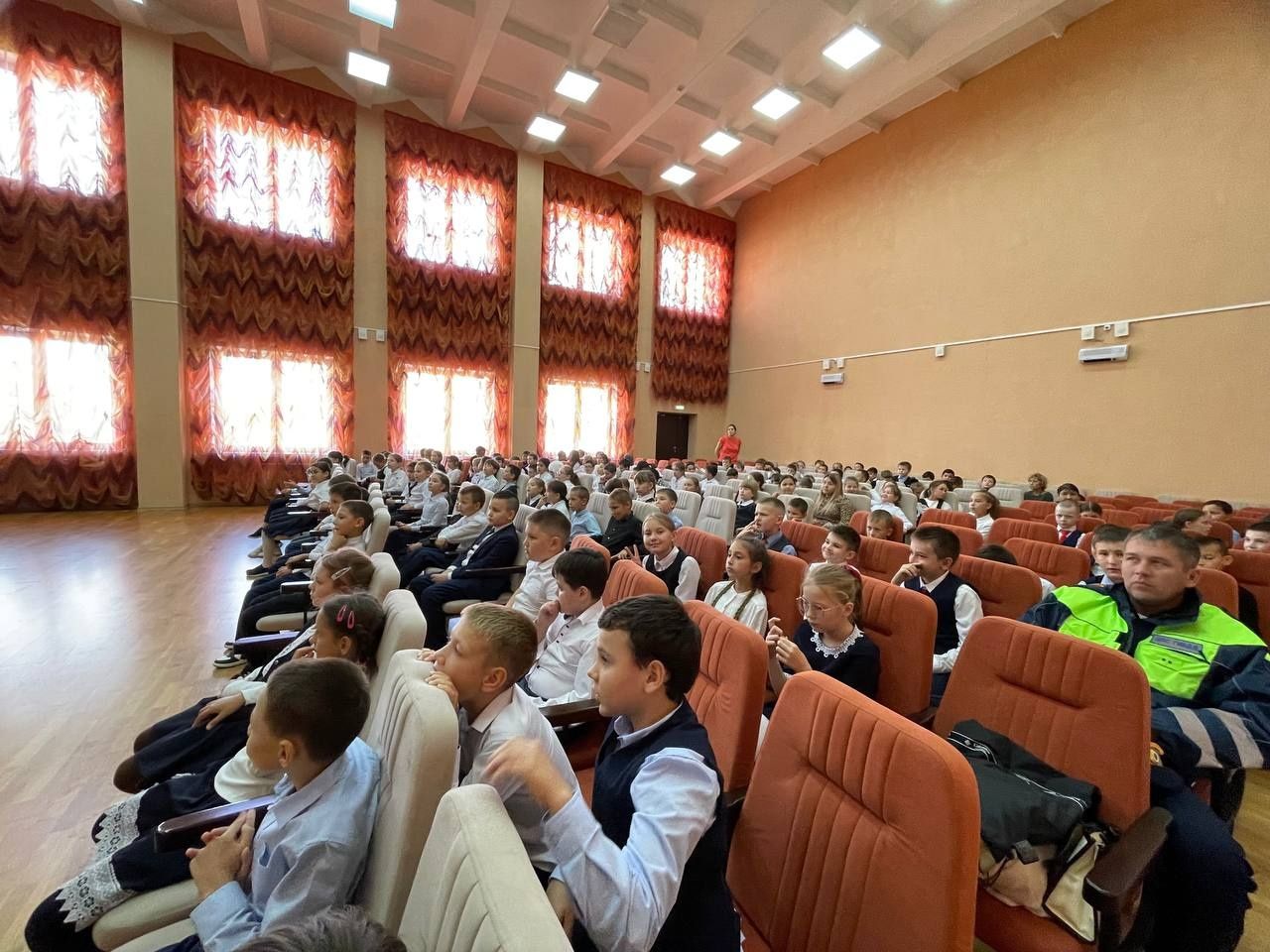 Для азнакаевских школьников провели тематическую беседу о безопасности дорожного движения