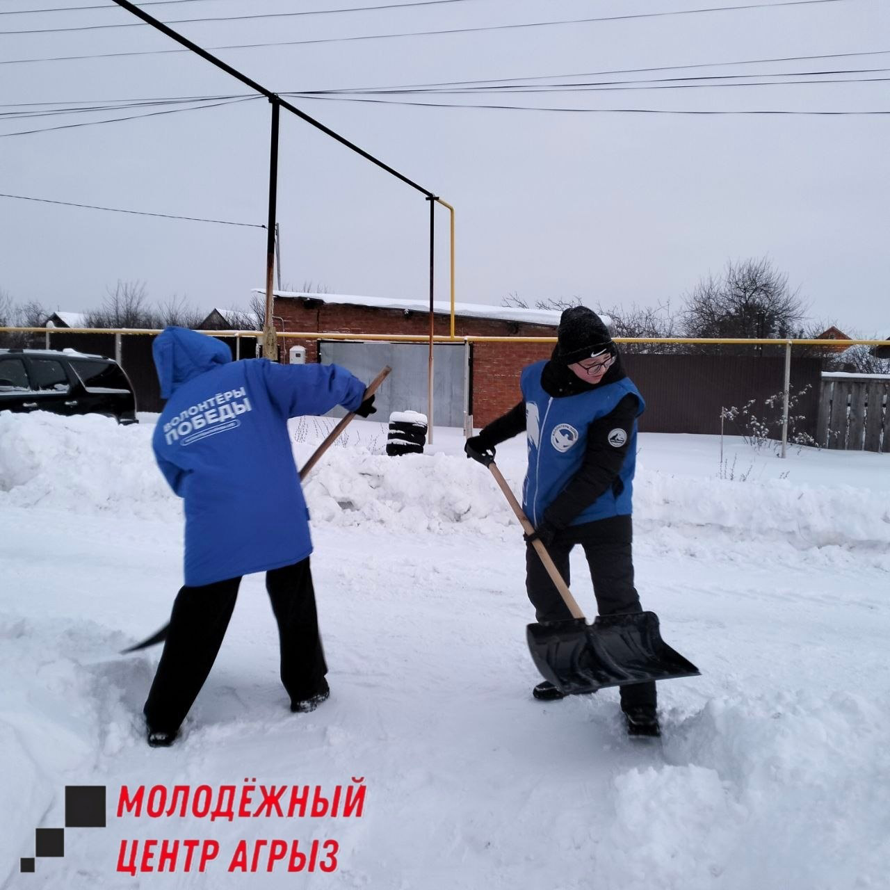 Молодежь Татарстана активно оказывает помощь жителям республики в борьбе со снегопадом