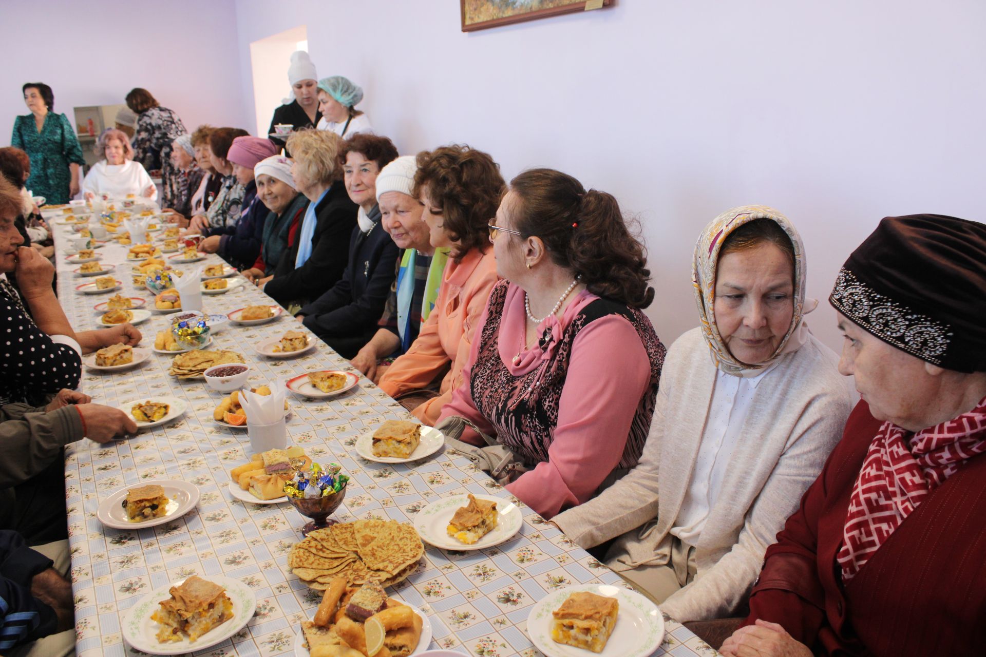 Азнакай мәгариф ветераннары экскурсиядә булдылар