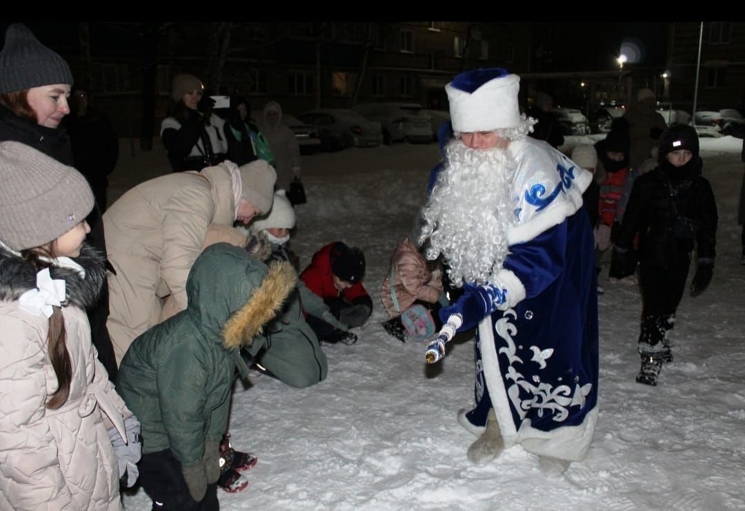 В Азнакаево прошел новогодний праздник двора