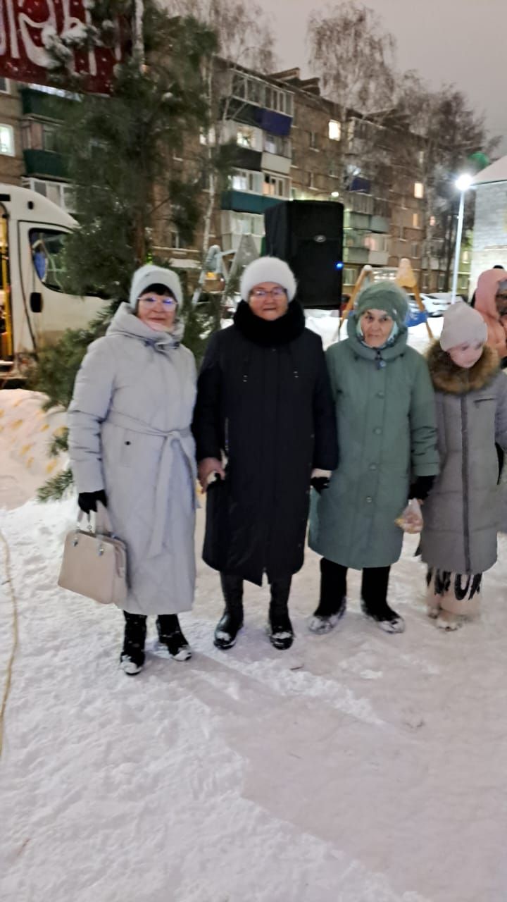 В Азнакаево прошел новогодний праздник двора