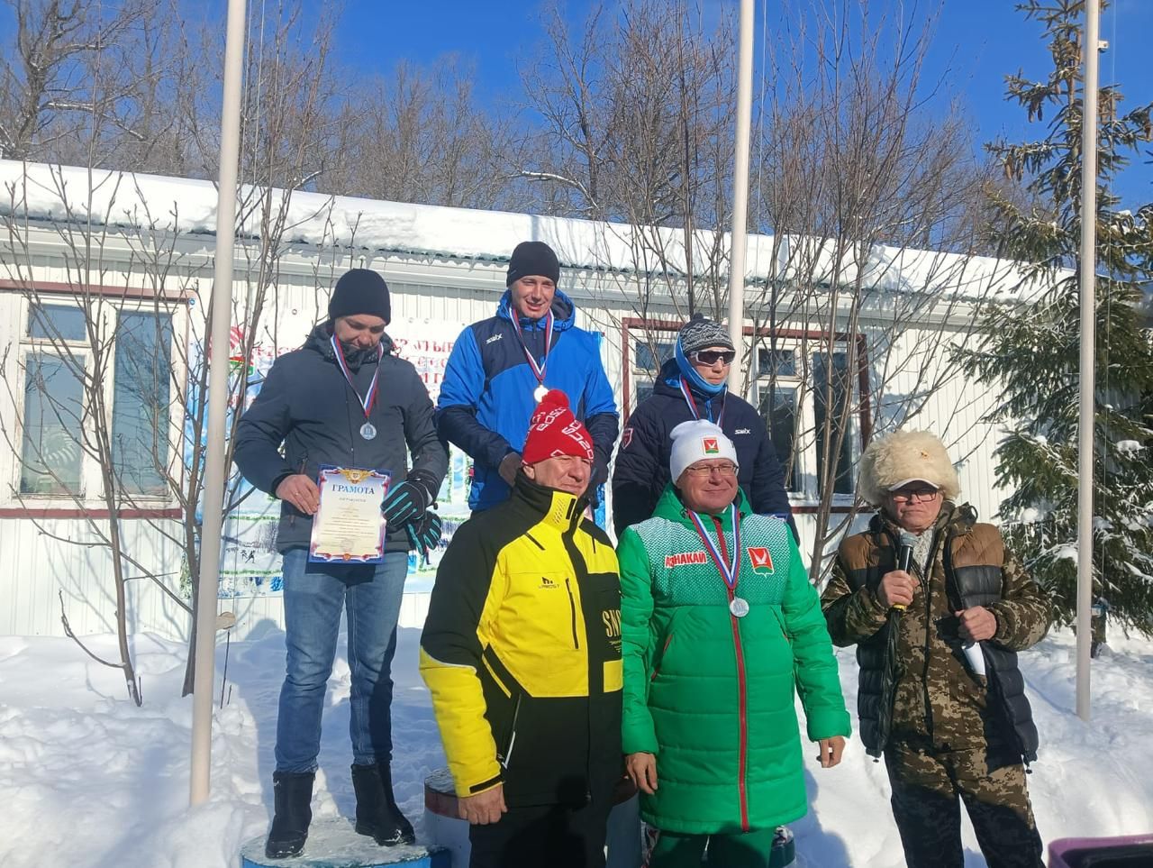 Азнакаевцы присоединились к Всероссийской массовой лыжной гонке «Лыжня России»