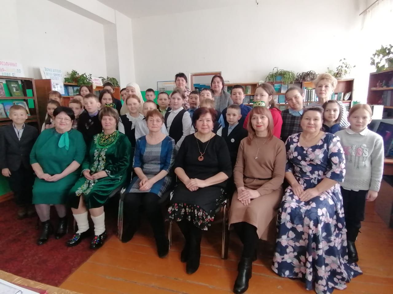 Кәкре Елга авылы китапханәсендә якташ шагыйрәләр белән очрашу узды