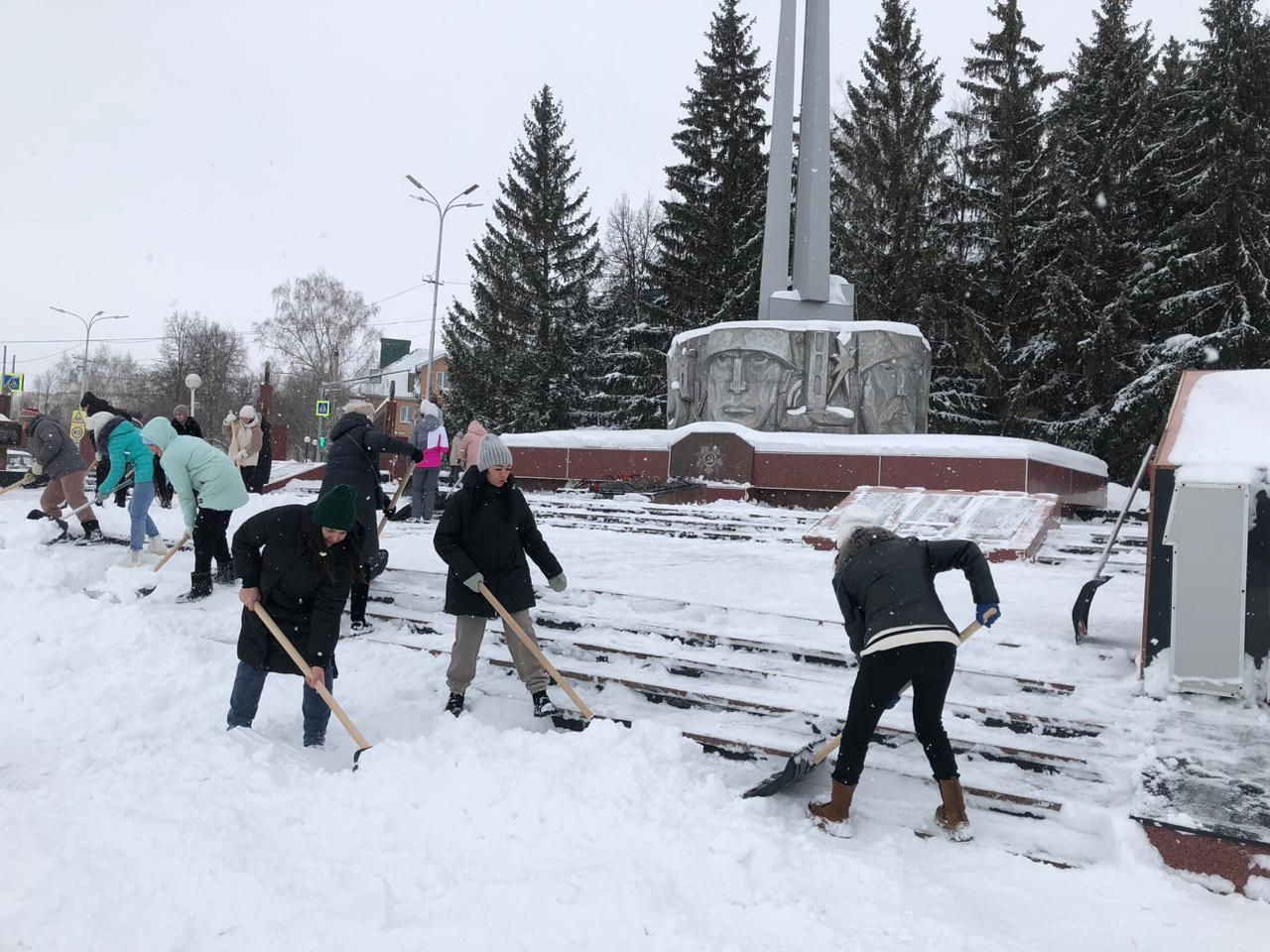 Борьба со снежным апокалипсисом продолжается