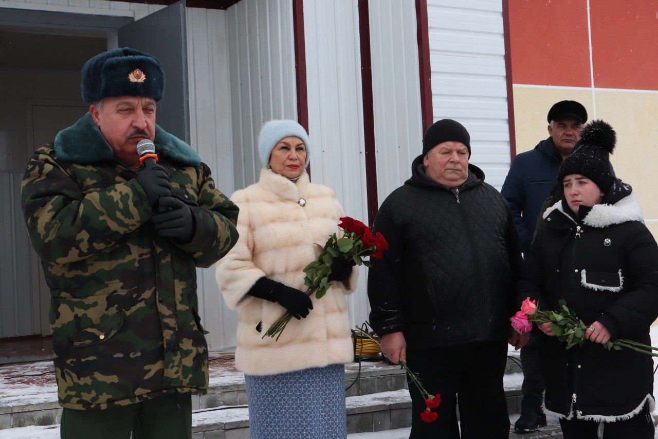 В Азнакаево открыли памятную доску нашему Герою