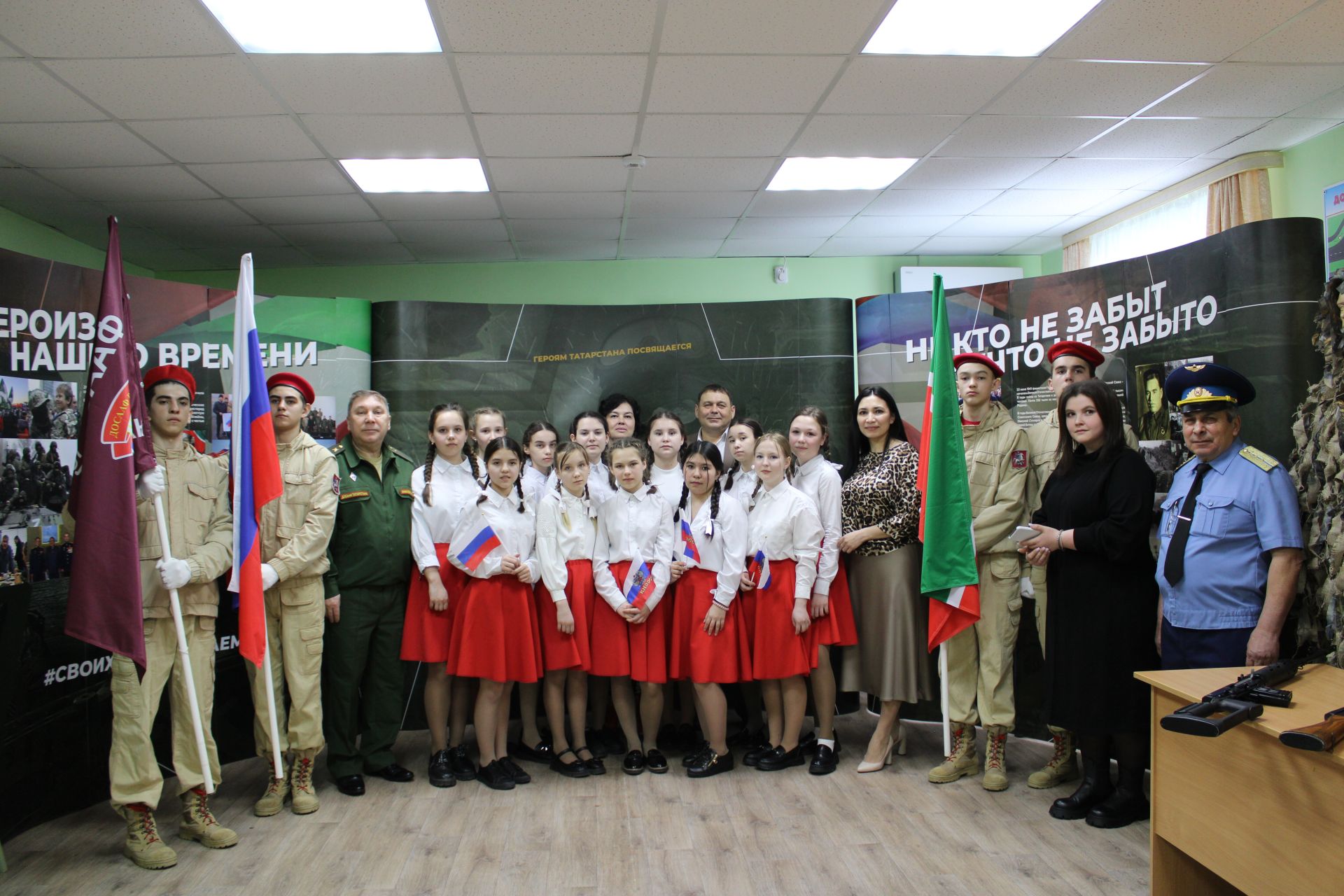 В Азнакаево состоялось открытие передвижной выставки, посвященной участникам СВО