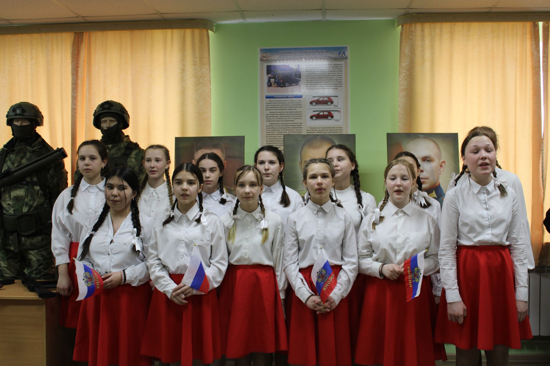 В Азнакаево состоялось открытие передвижной выставки, посвященной участникам СВО