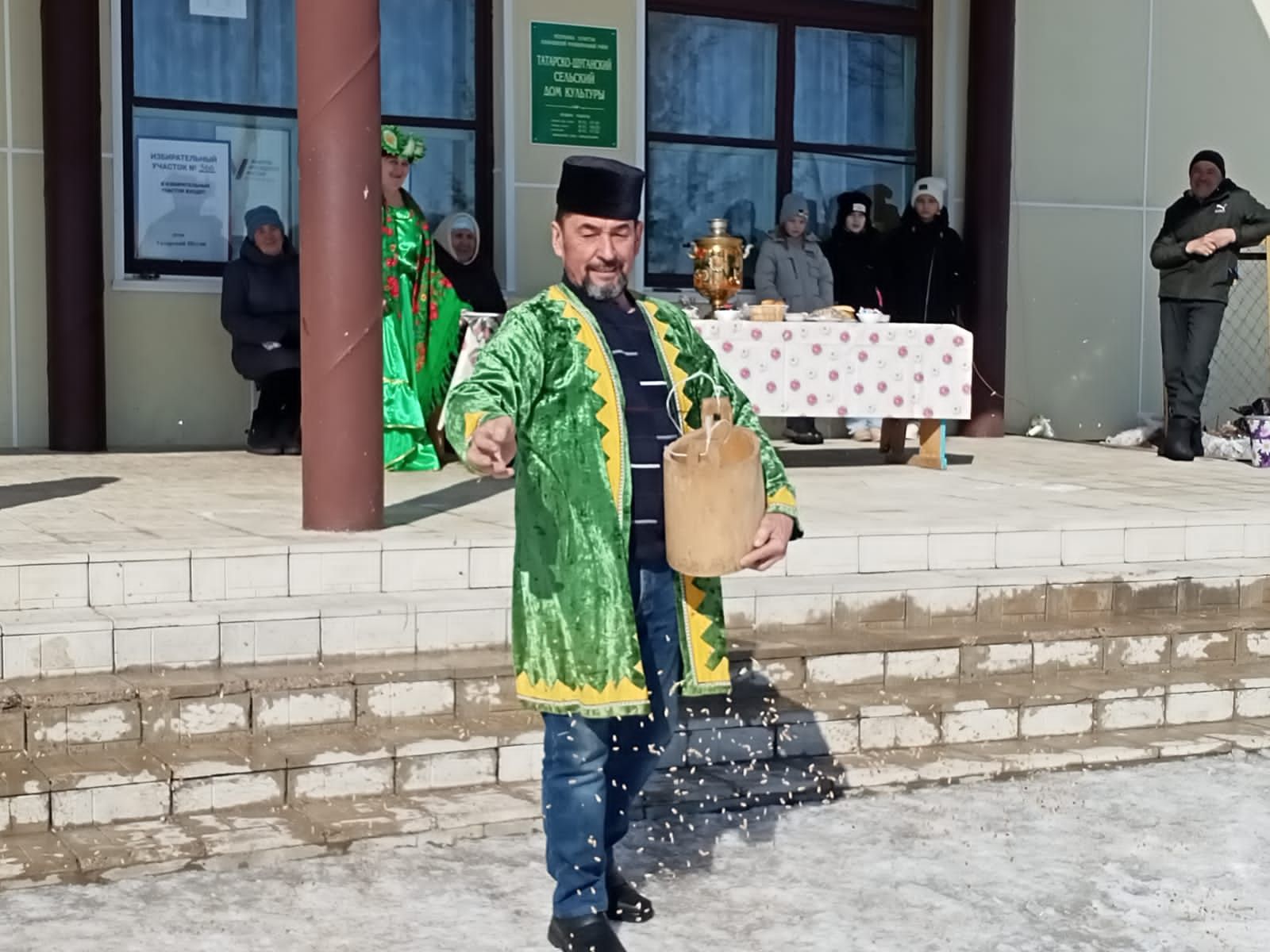 Татшуган авылында сайлау оешкан төстә бара