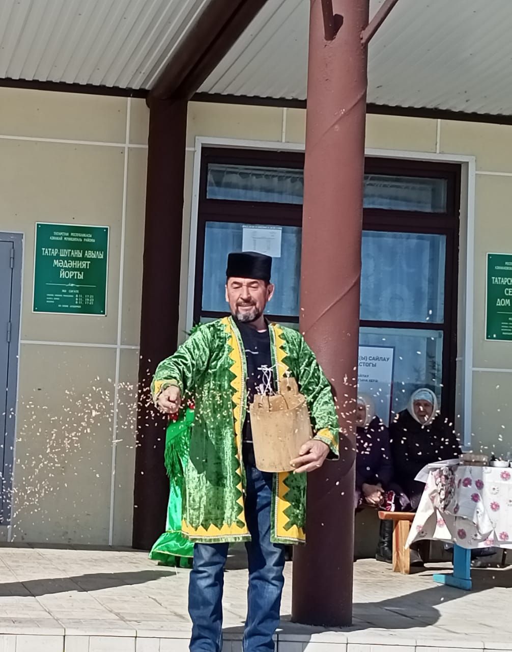 Татшуган авылында сайлау оешкан төстә бара