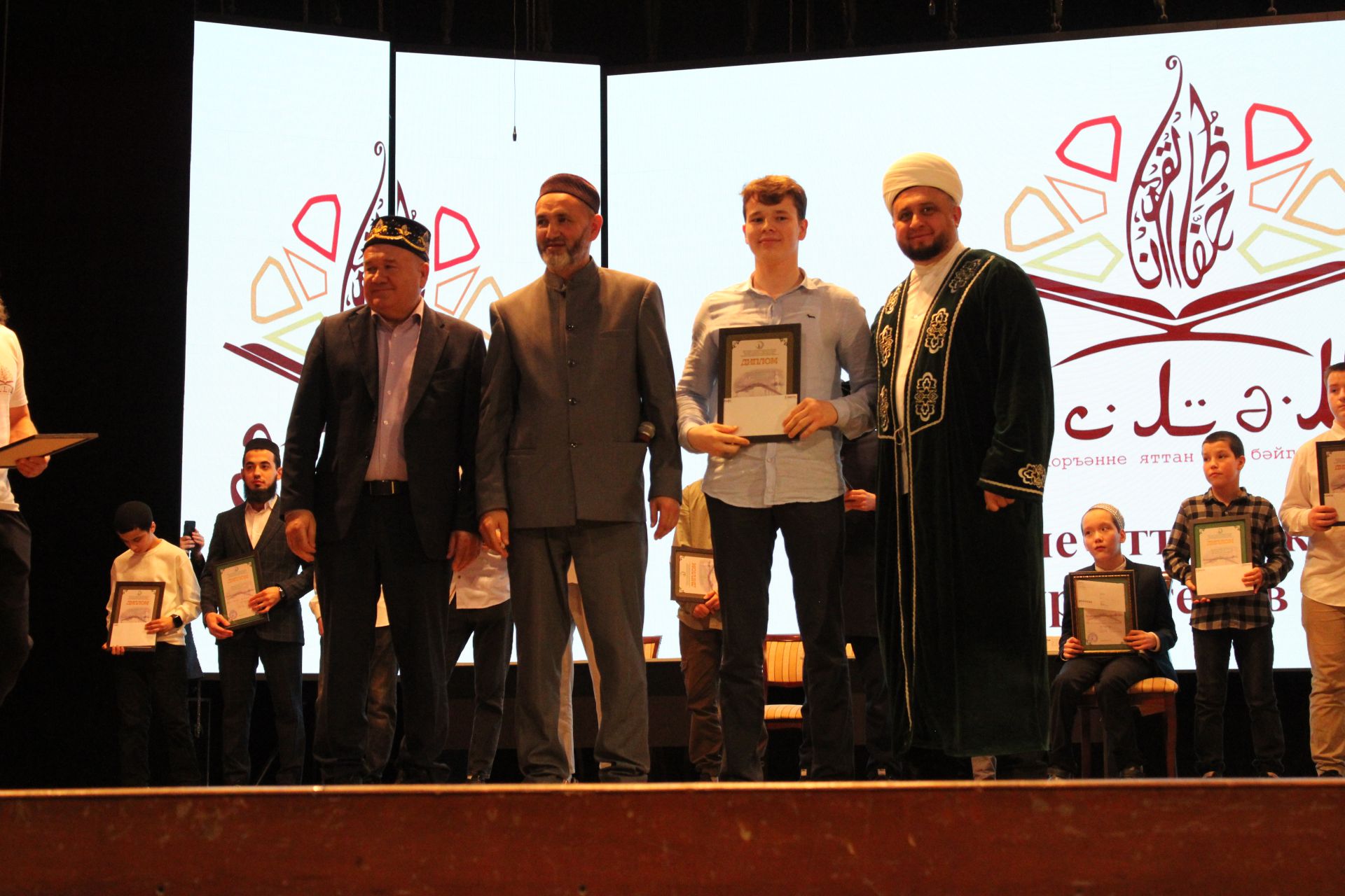 В Азнакаево проходит конкурс чтецов Корана наизусть
